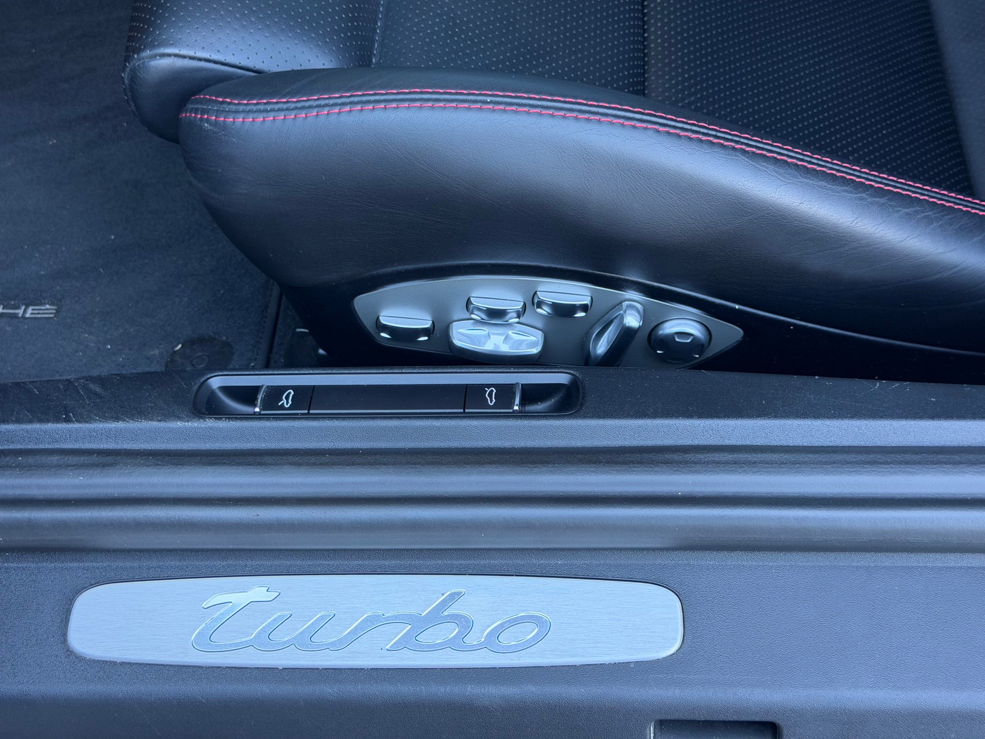 PORSCHE 911 Coupé 3.8 Turbo PDK-image-9