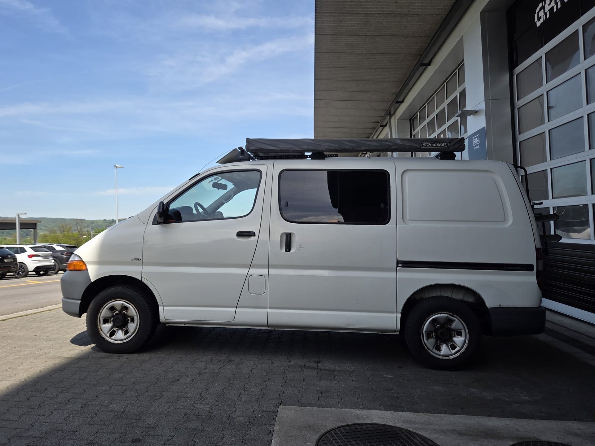 TOYOTA D-4D 4WD-image-4