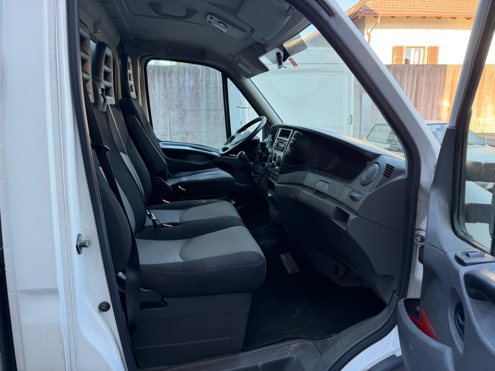 IVECO 35 C 15-image-4