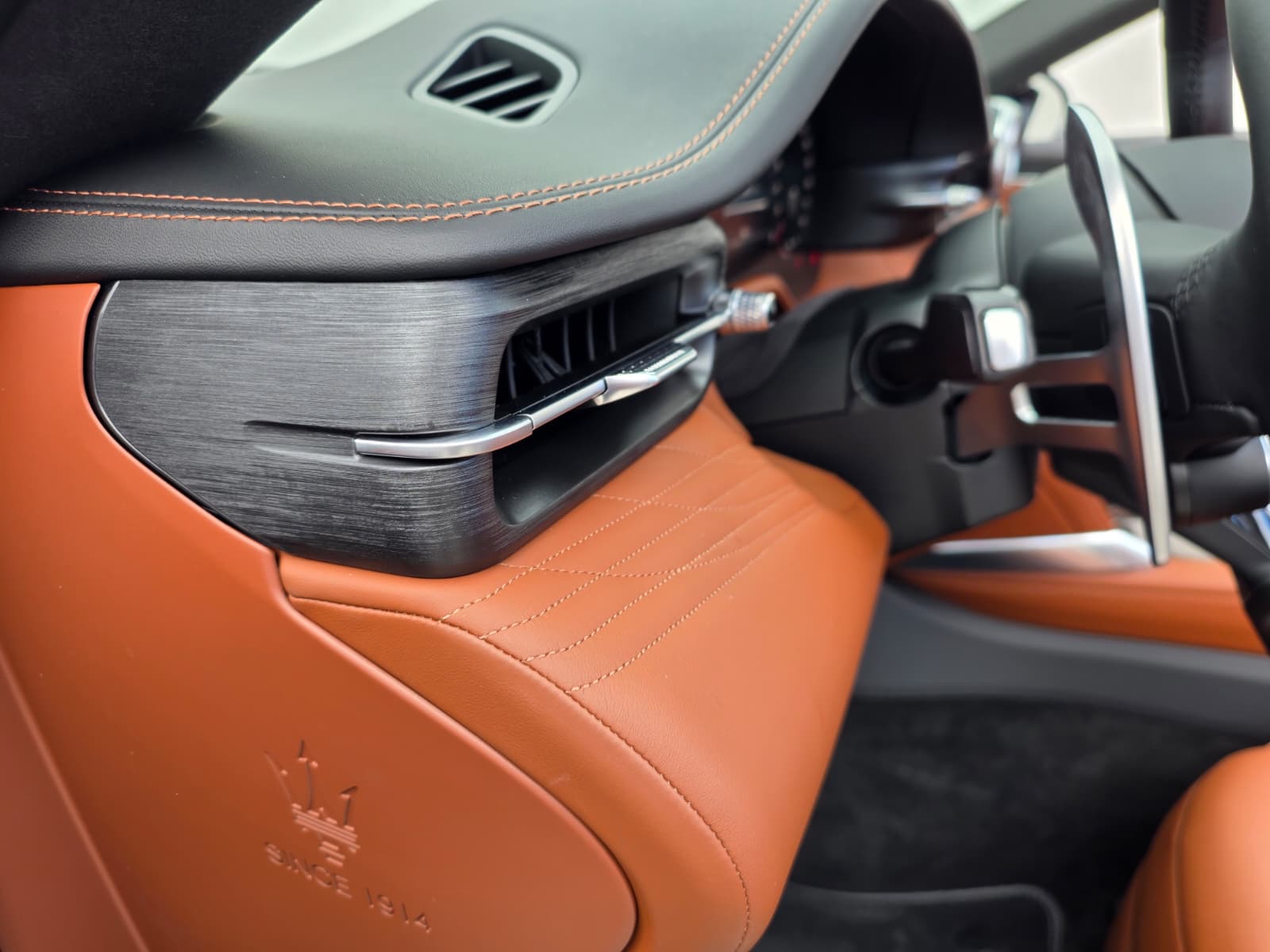 MASERATI GranCabrio Modena-image-12