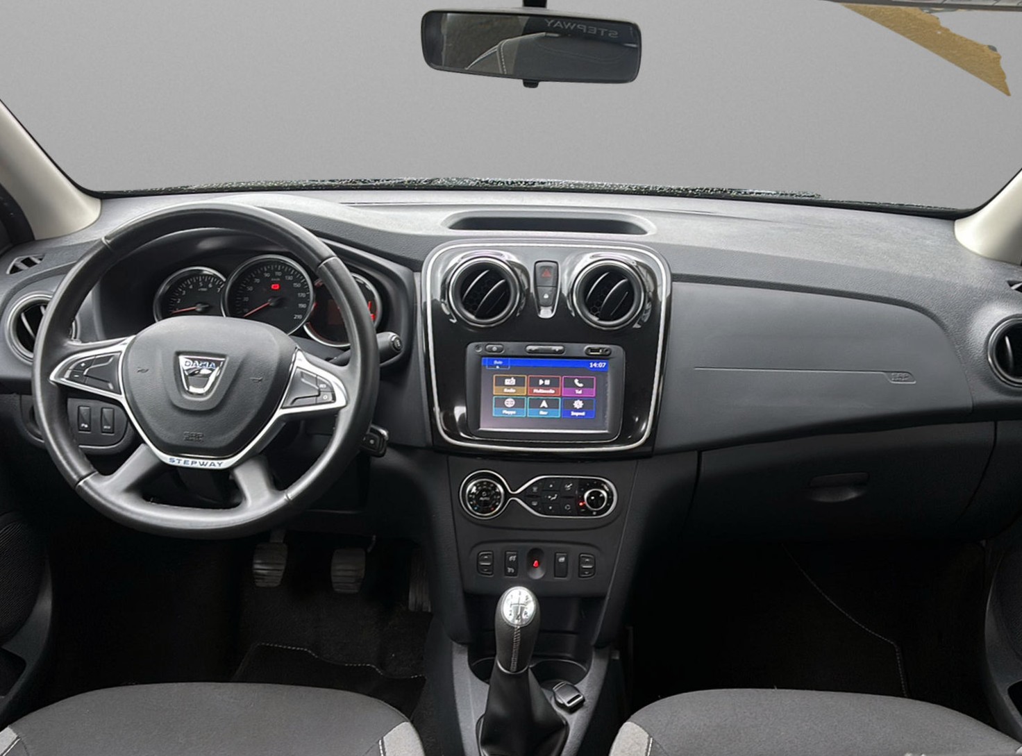 DACIA Sandero TCe 90 Stepway Unlimited-image-8