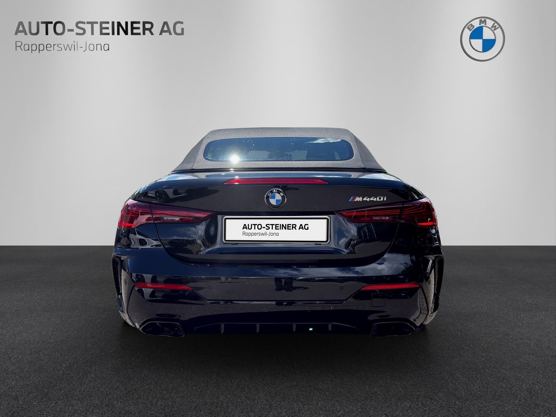 BMW M440i xDrive Cabrio M Sport Pro-showroom-element-3