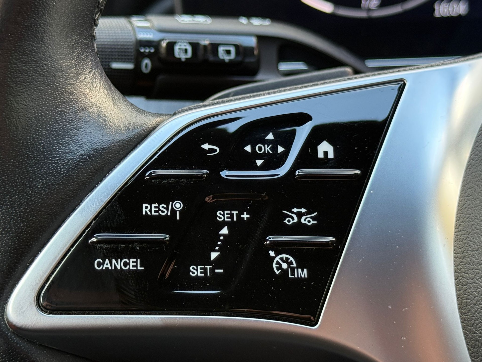 MERCEDES-BENZ C 220 d All-Terrain Avantgarde 4matic Kombi-image-24