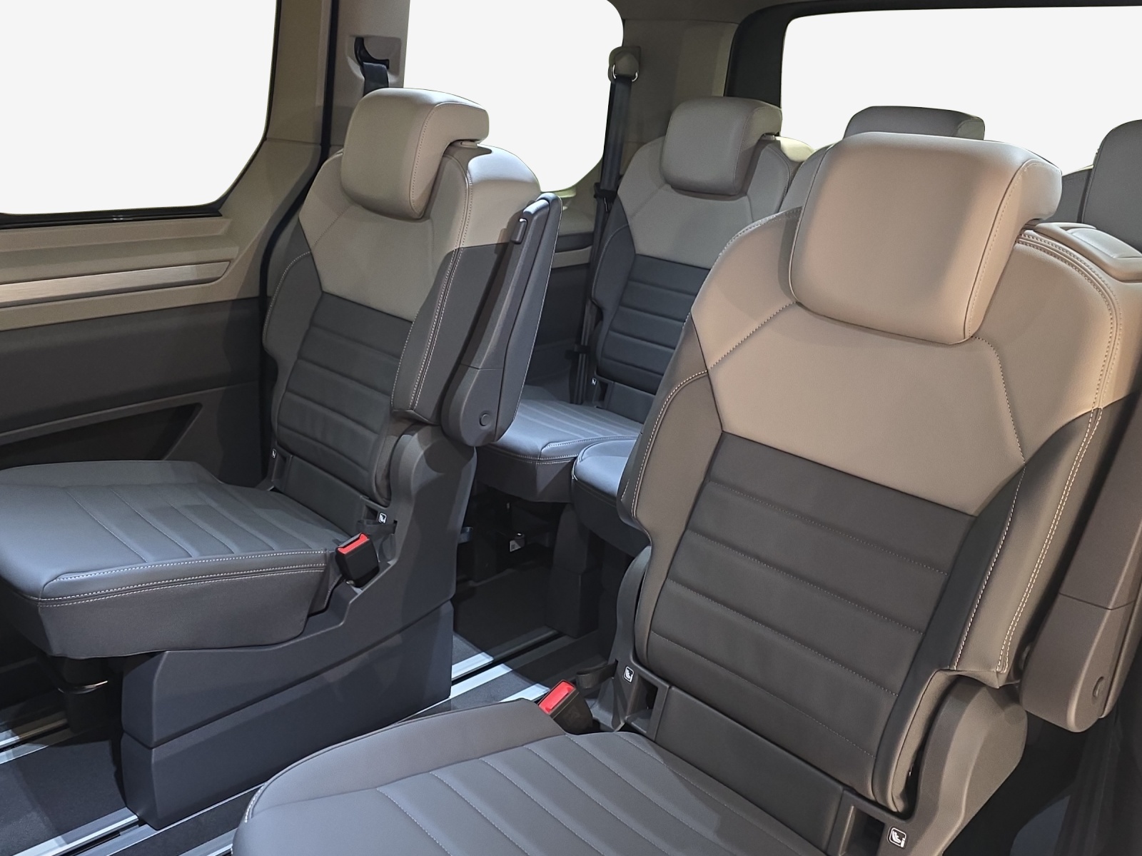 VW Multivan 2.0 TDI Style Liberty DSG-image-11