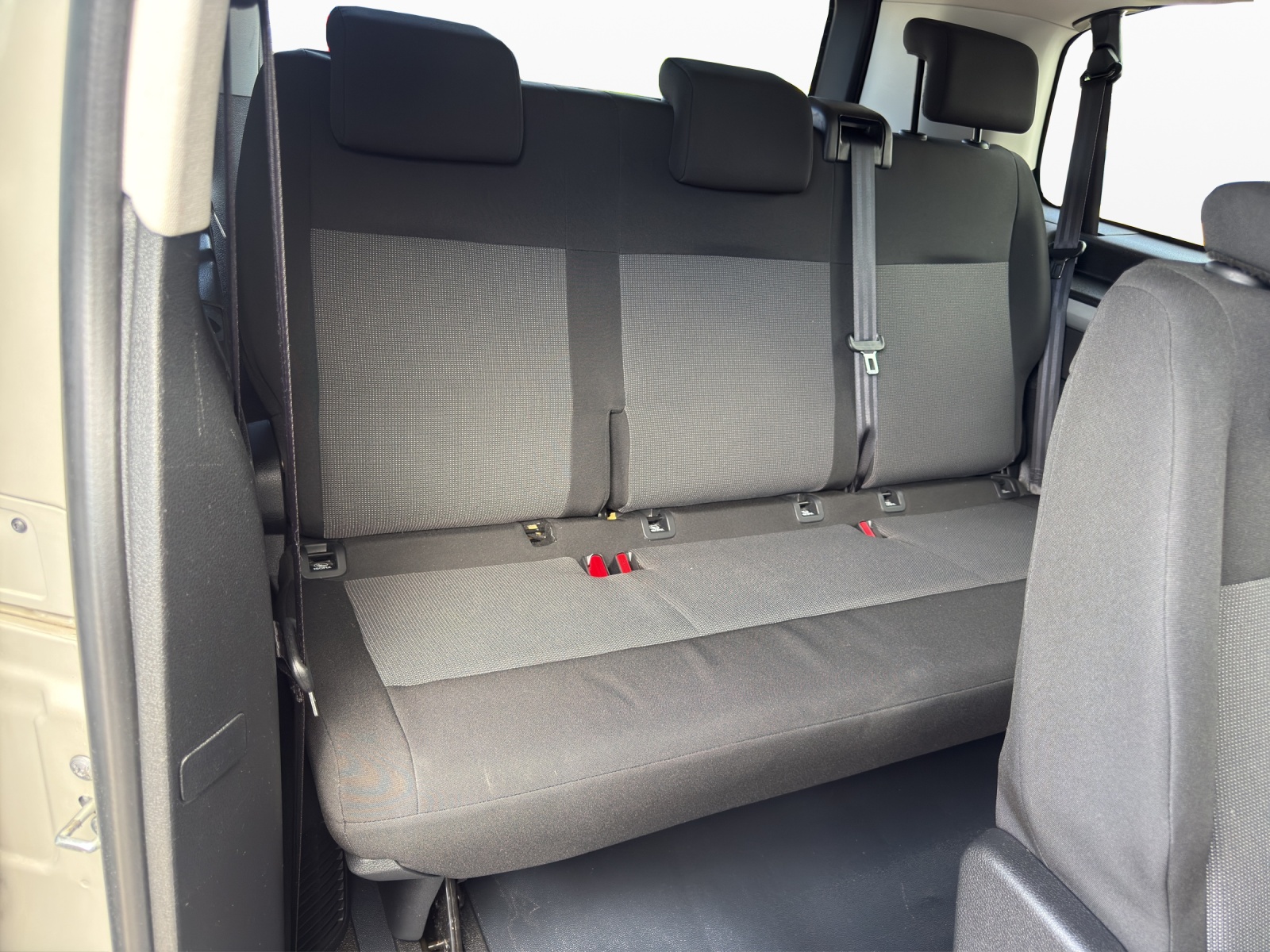 PEUGEOT Traveller 2.0 BlueHDi Business Standard EAT-image-18