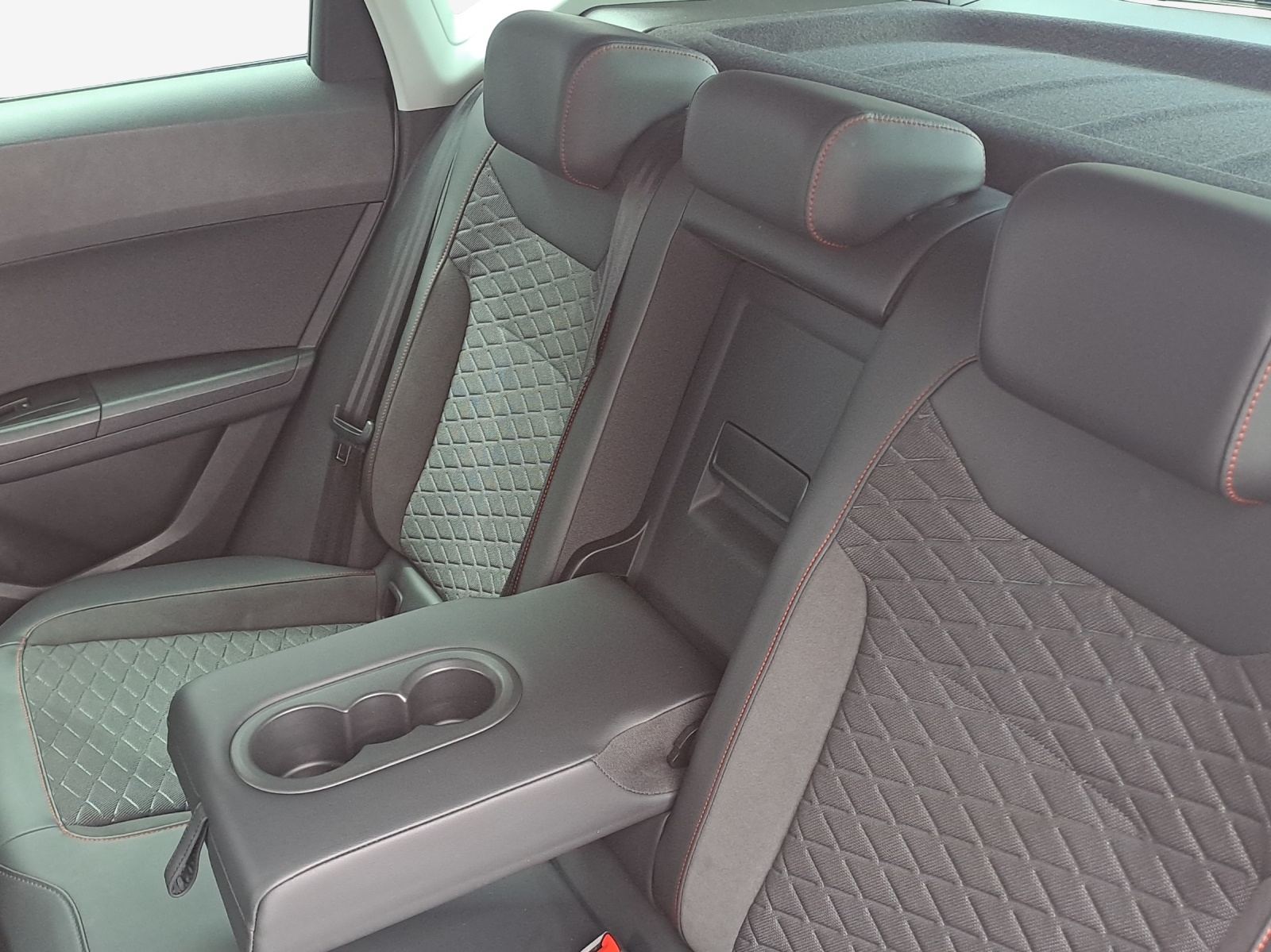 SEAT Ateca 1.5 TSI EVO DSG FR-image-11