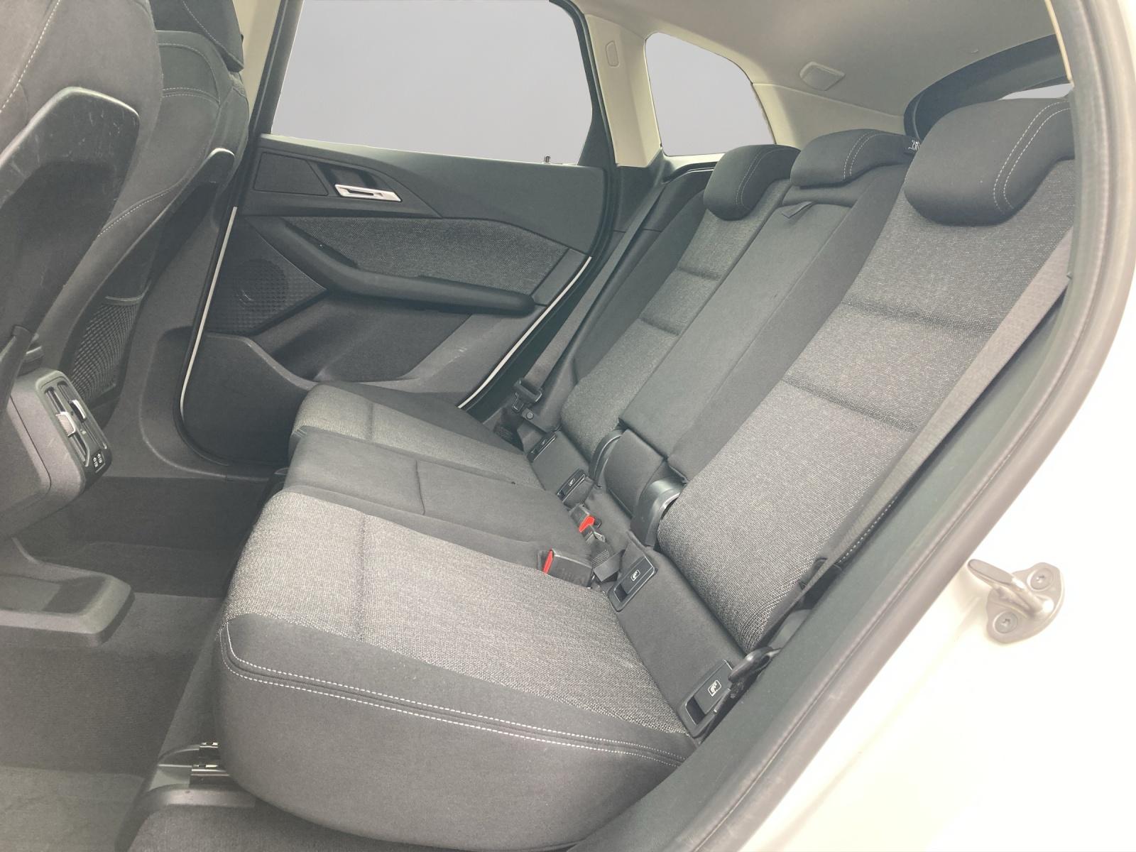 BMW 223d xDrive Active Tourer-image-11