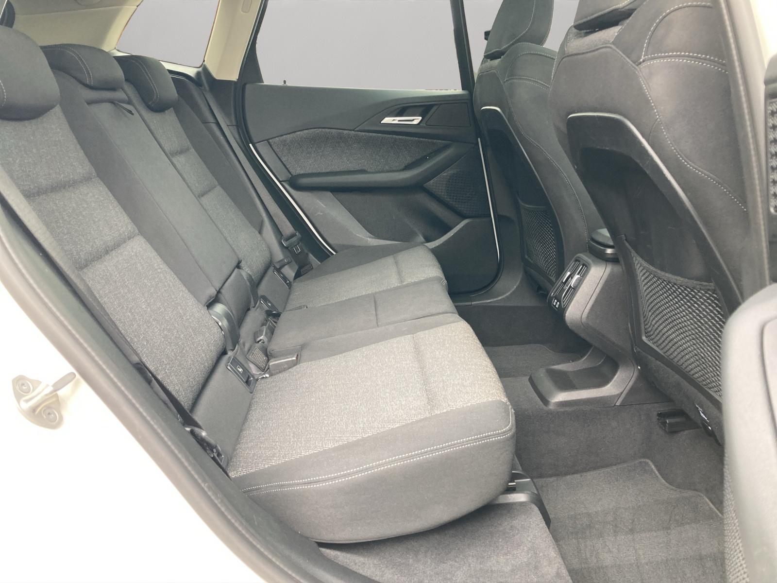 BMW 223d xDrive Active Tourer-image-13