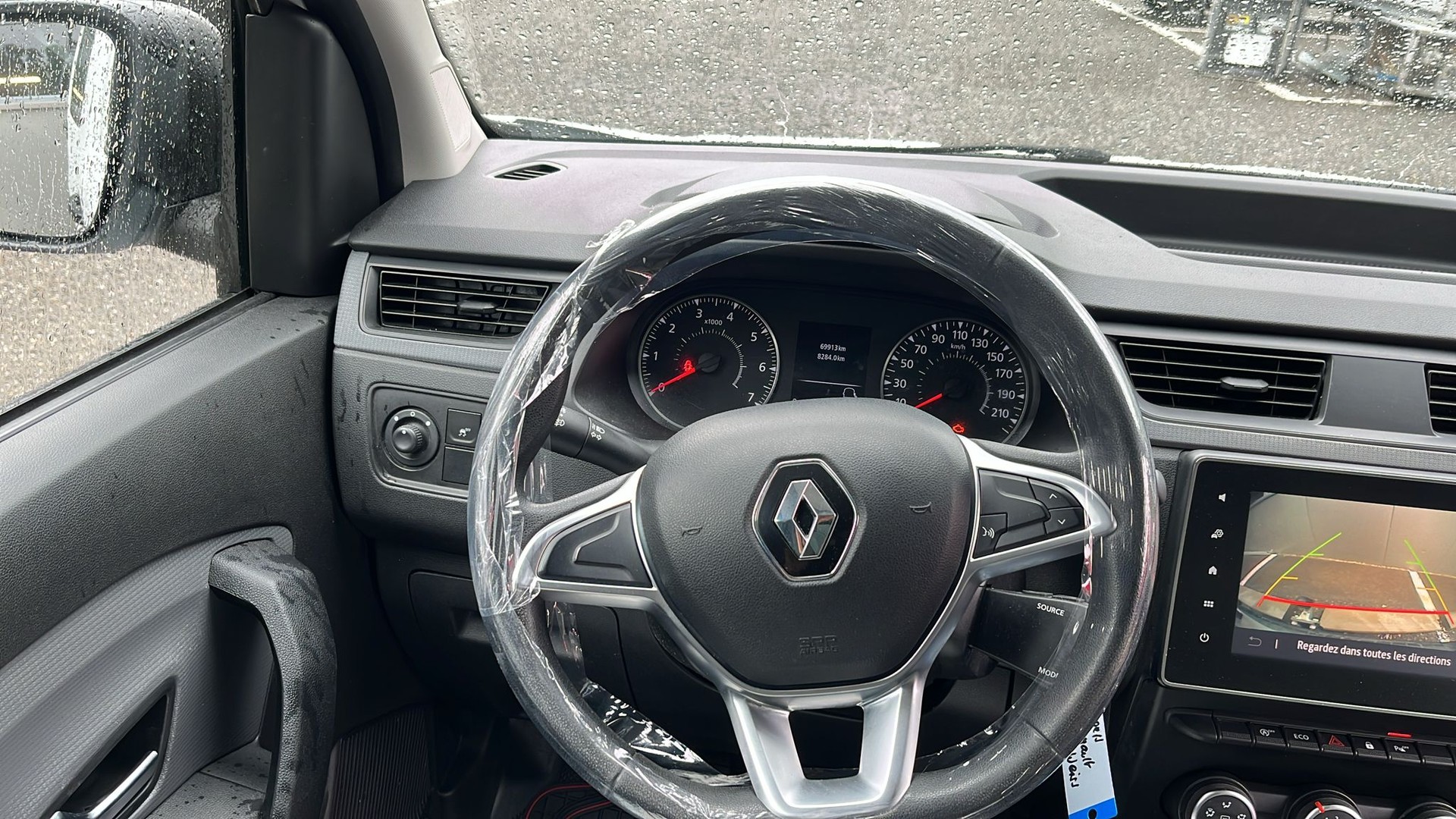 RENAULT EXPRESS 1.3T- 100 PF "EXTRA" MIT KLIMA + NAVI + GROSSER DACHTRÄGER + RUND UM FENSTER + AHK 1200 KG + NEUWERTIG + CH AUTO.-image-17
