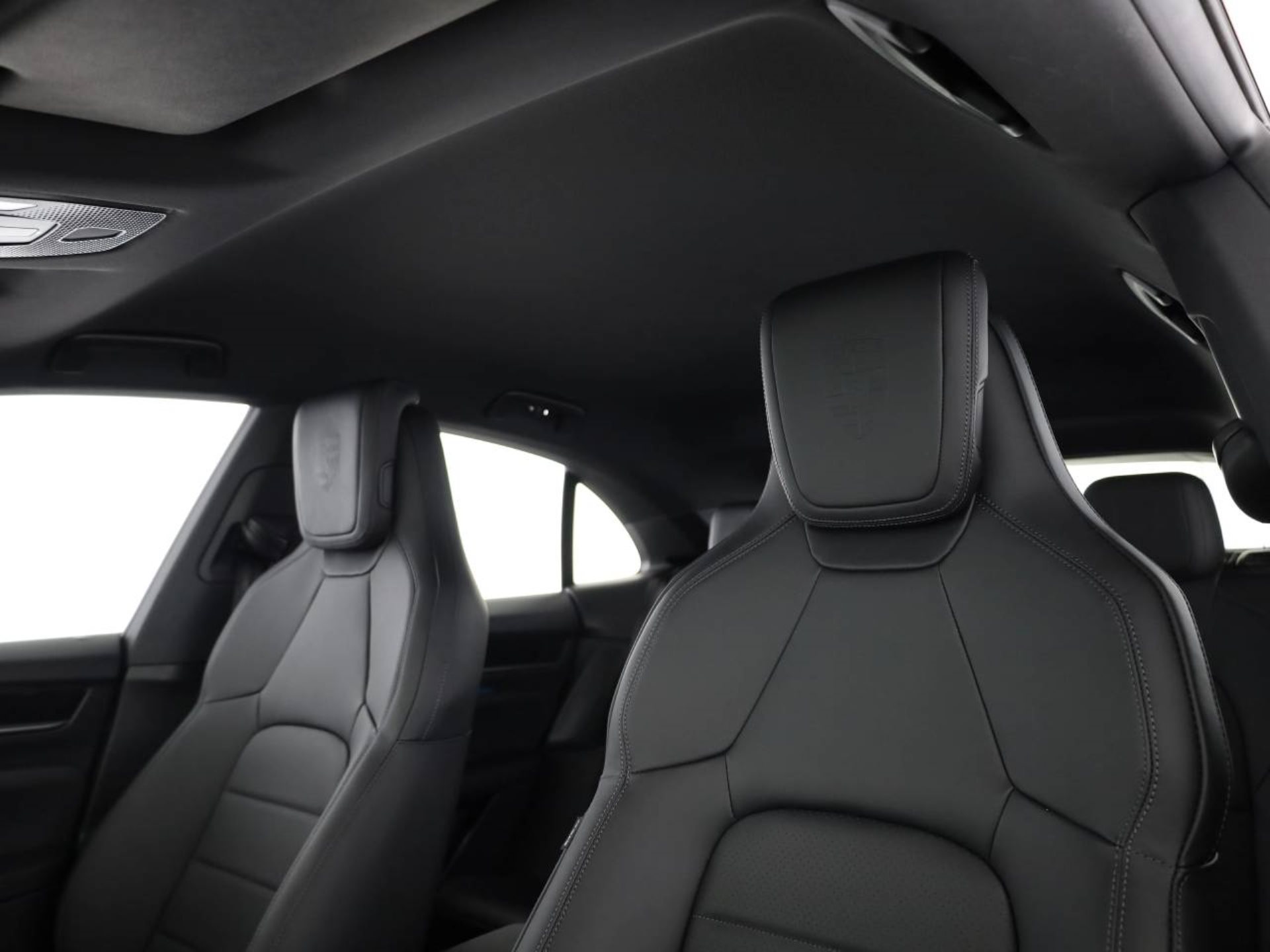 PORSCHE Macan 4-image-4