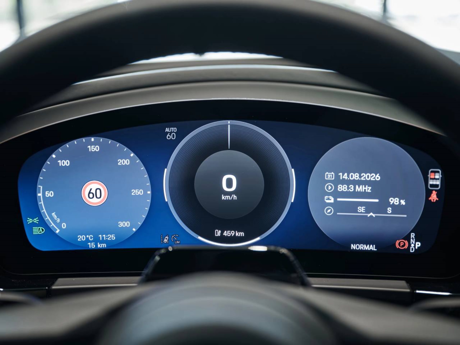 PORSCHE Macan 4-image-14