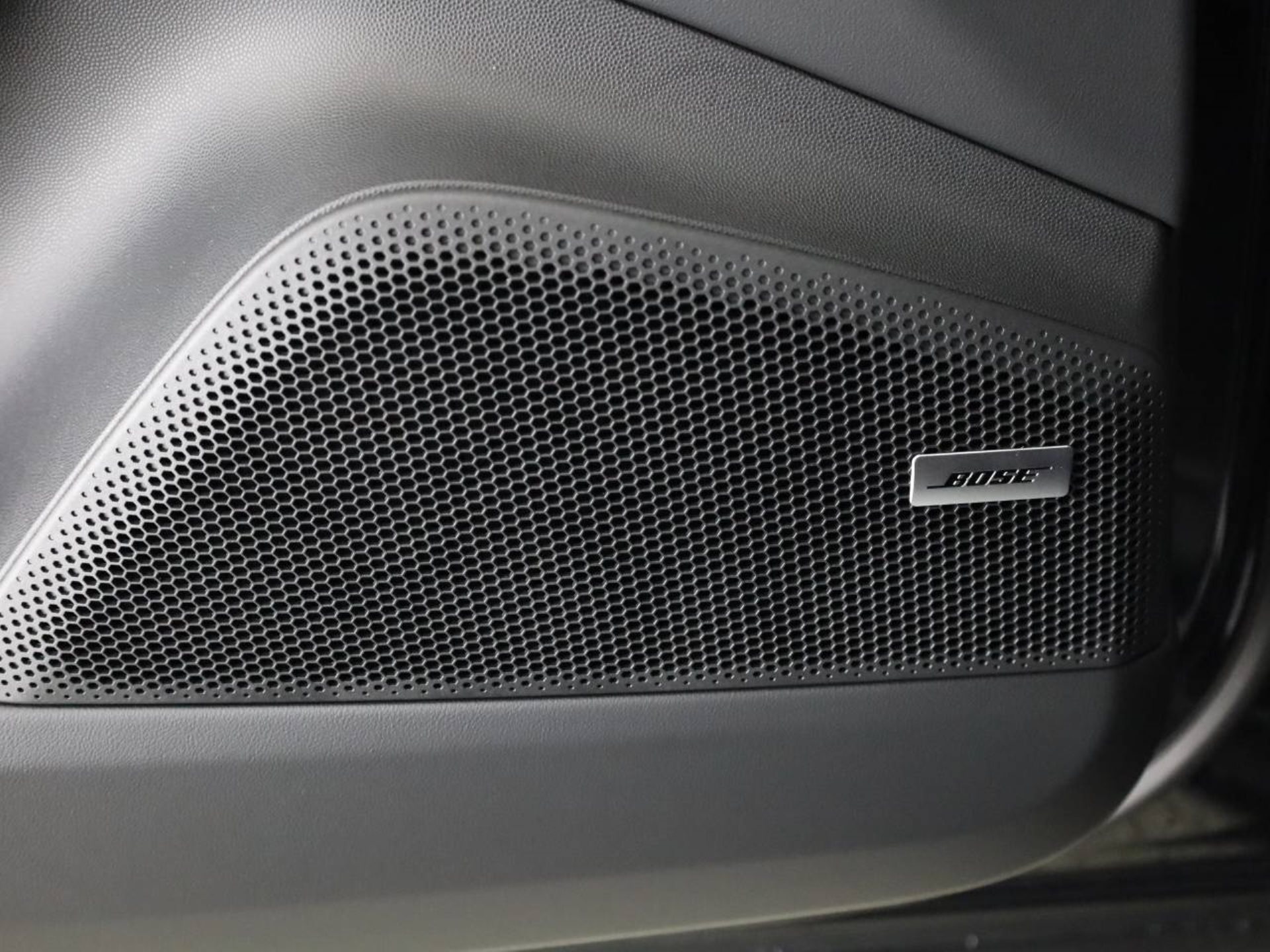 PORSCHE Macan 4-image-26