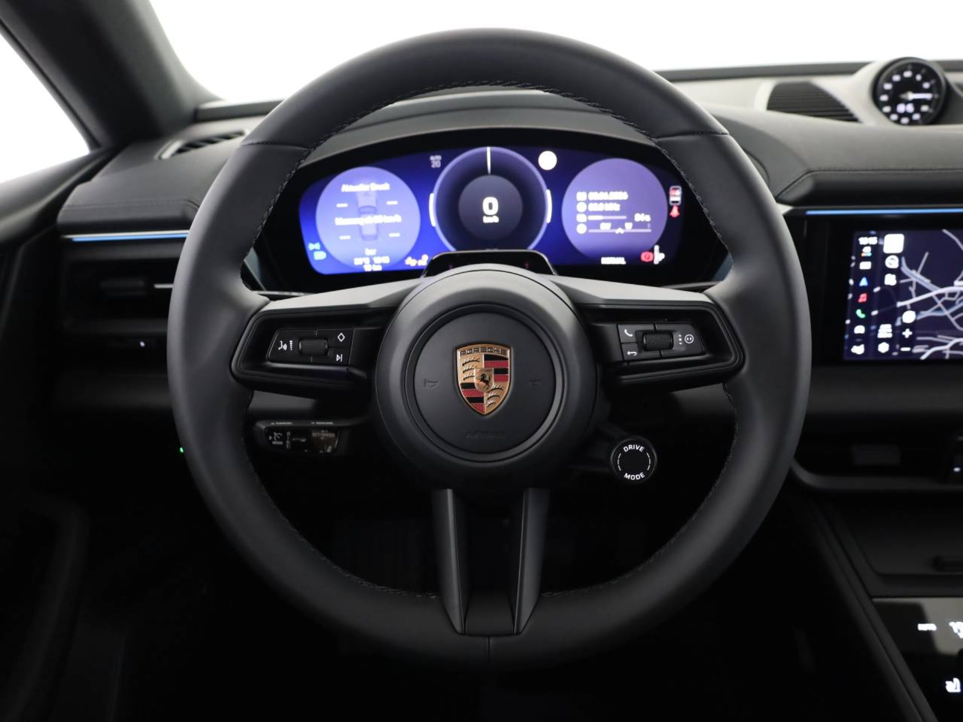 PORSCHE Macan 4-image-15