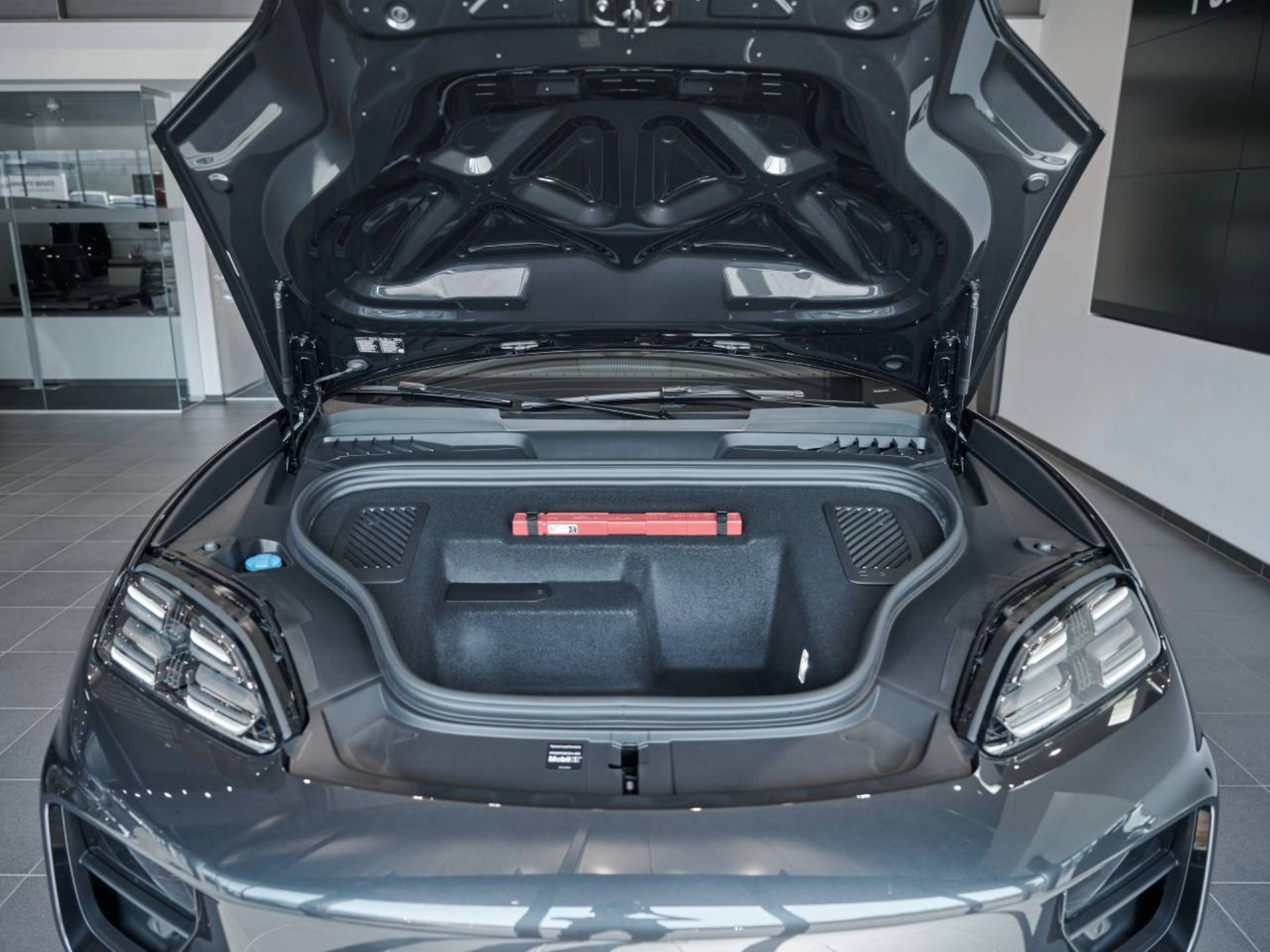 PORSCHE Macan 4-image-10