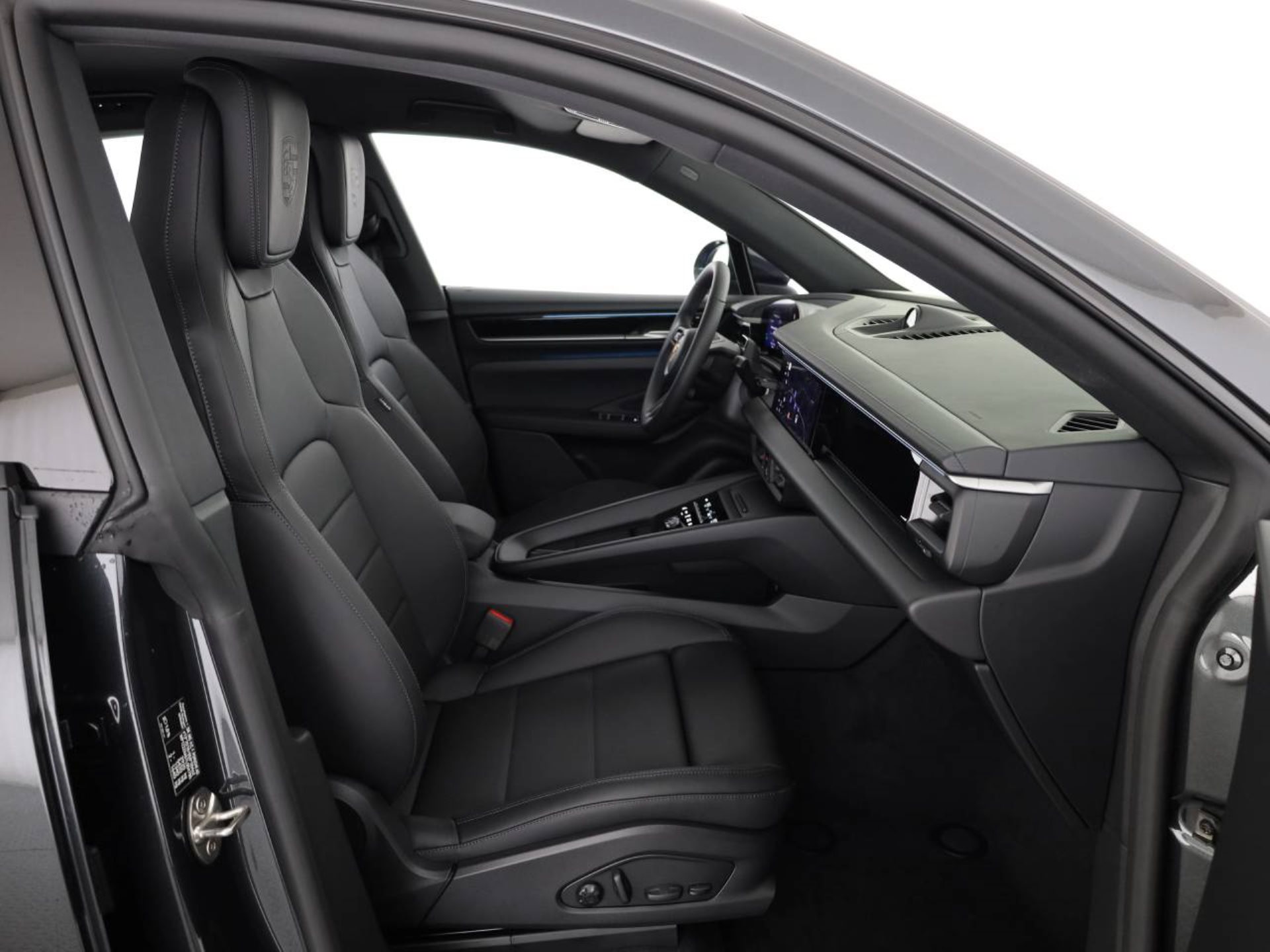 PORSCHE Macan 4-image-20