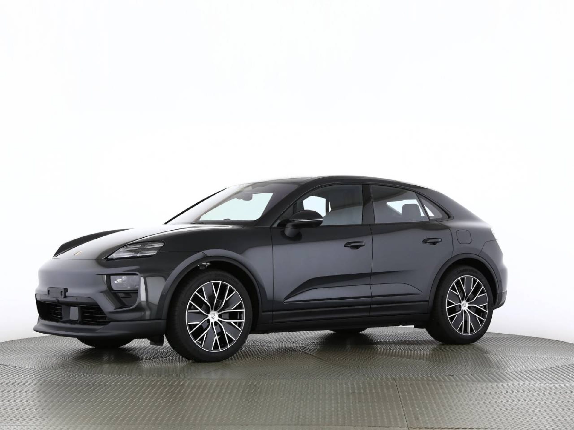 PORSCHE Macan 4-image-9