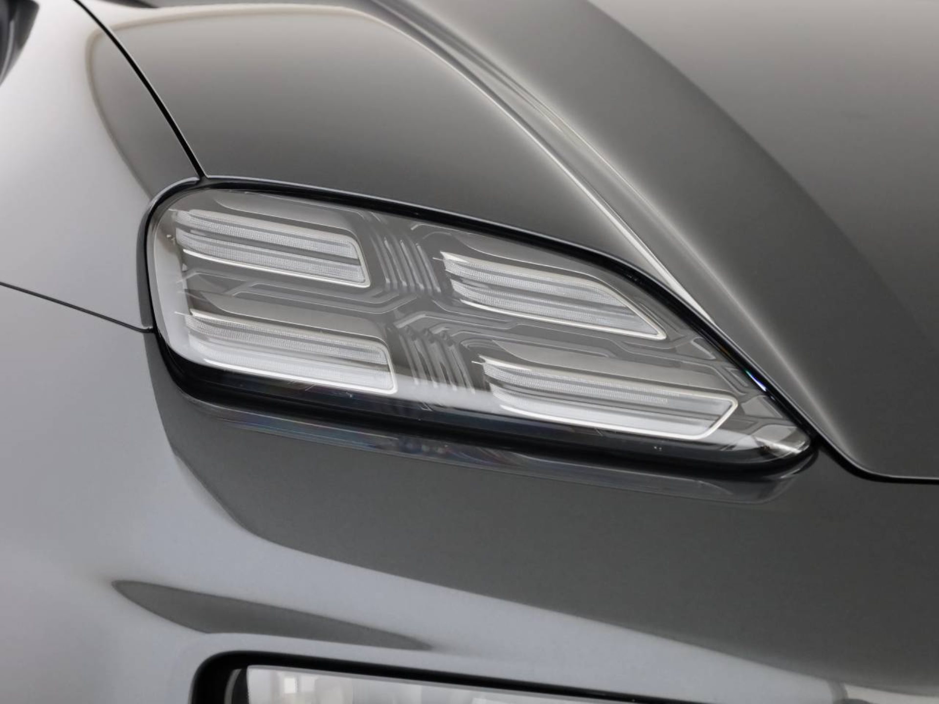 PORSCHE Macan 4-image-23