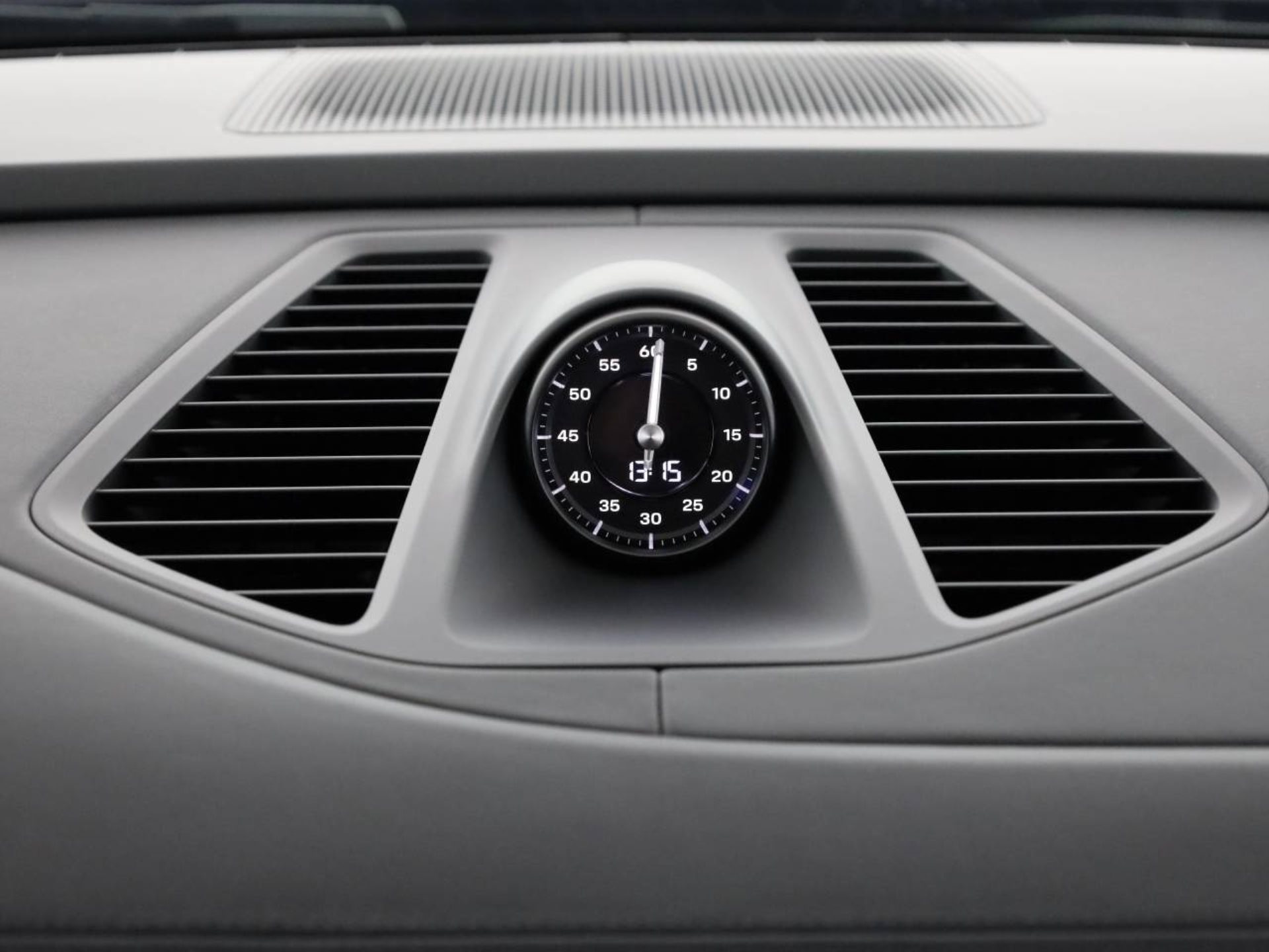 PORSCHE Macan 4-image-24