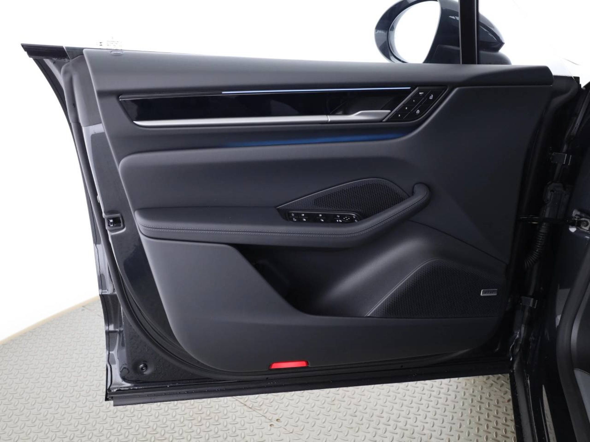 PORSCHE Macan 4-image-22