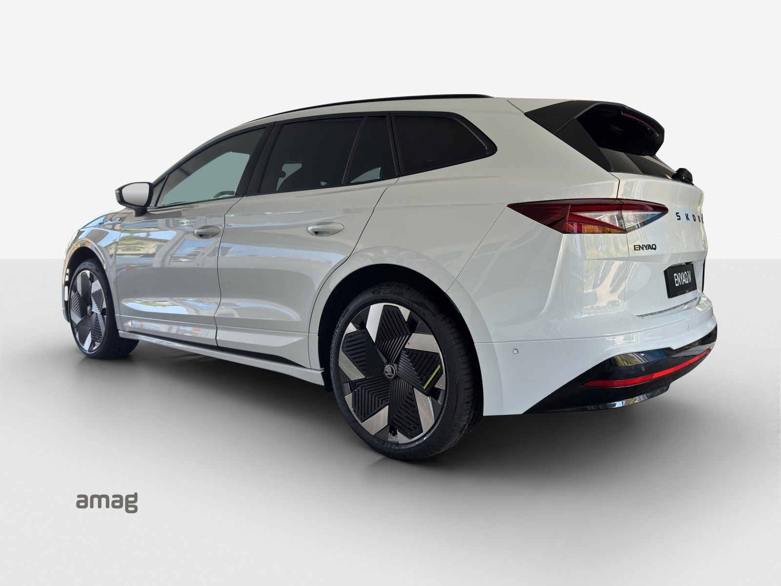 SKODA Enyaq 4x4 RS-image-2