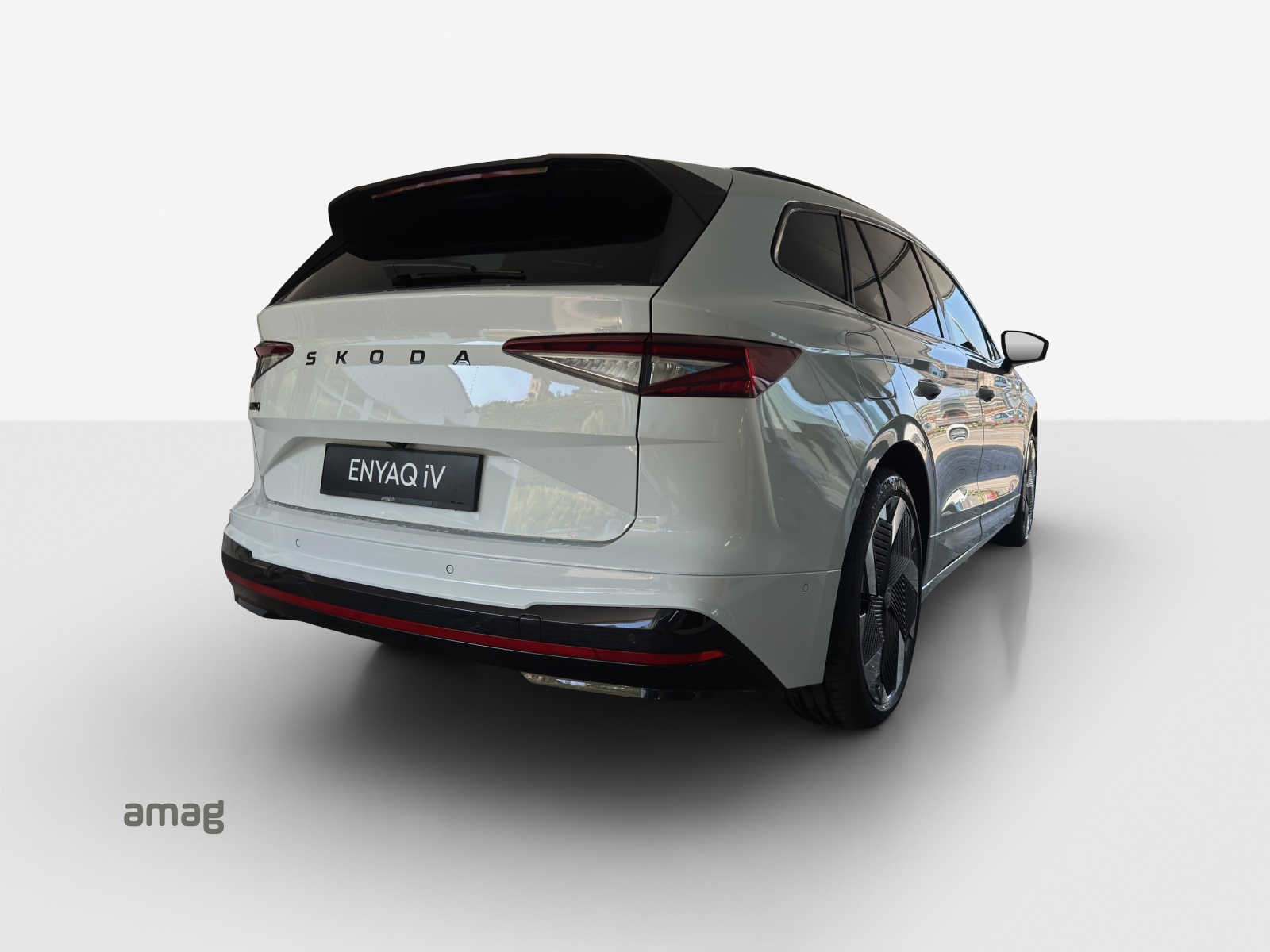 SKODA Enyaq 4x4 RS-image-4