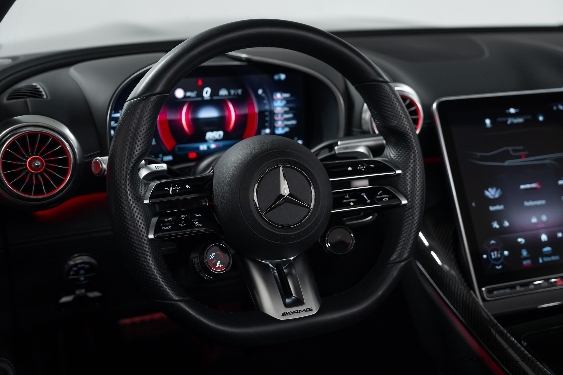 MERCEDES-BENZ AMG SL 63 4matic+-image-19