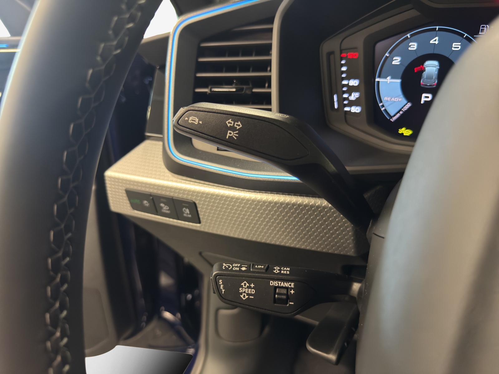 AUDI A1 Sportback 30 TFSI S Line Attraction S-tronic-image-12