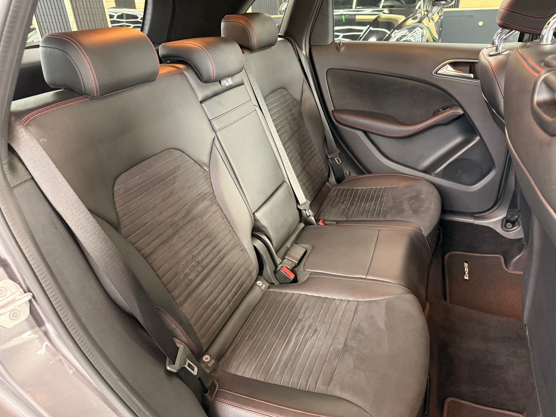 MERCEDES-BENZ B 250 AMG Line 4m-image-15