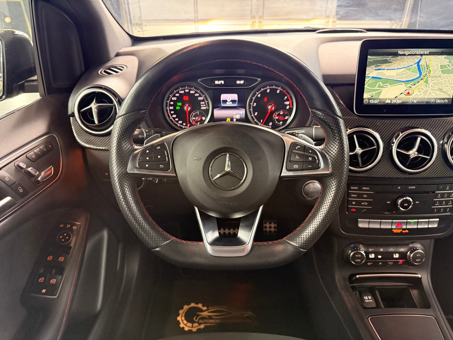 MERCEDES-BENZ B 250 AMG Line 4m-image-14