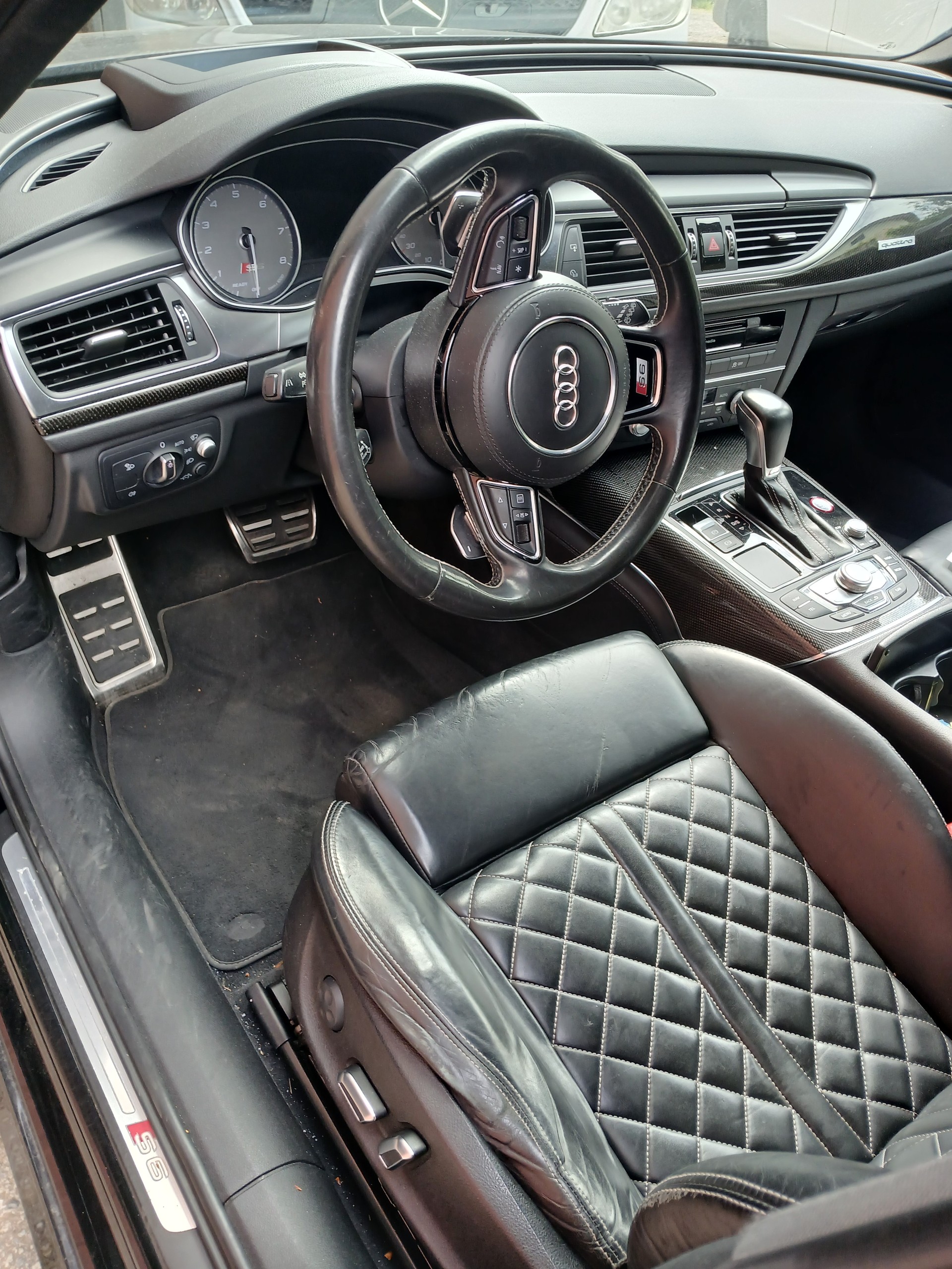 AUDI S6 Avant 4.0 TFSI V8 quattro S-tronic-image-4