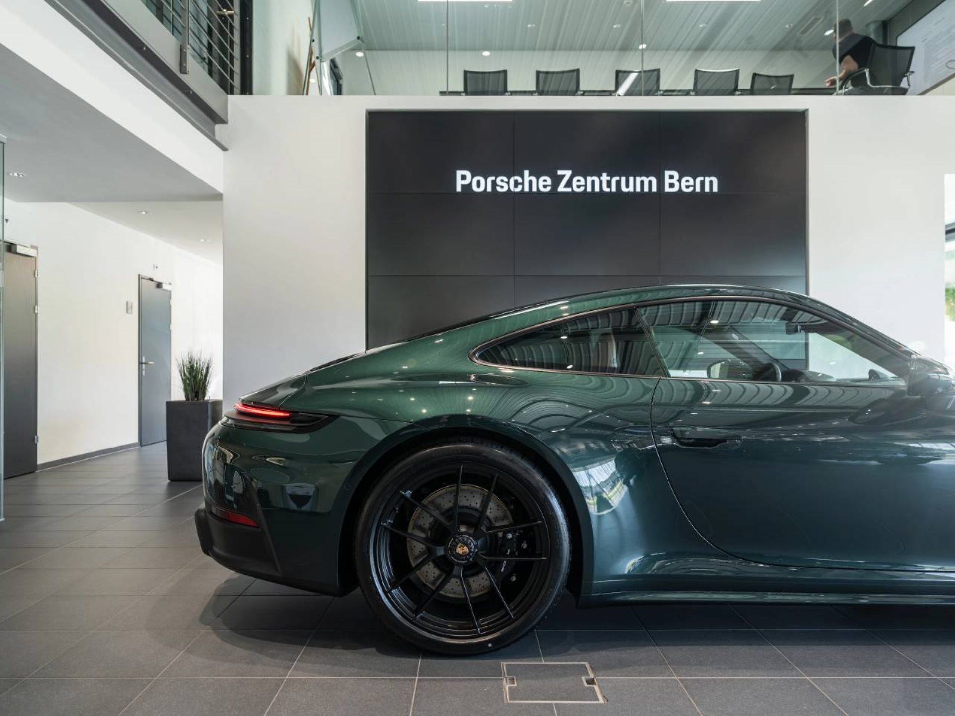 PORSCHE 911 Carrera 4 GTS-image-10