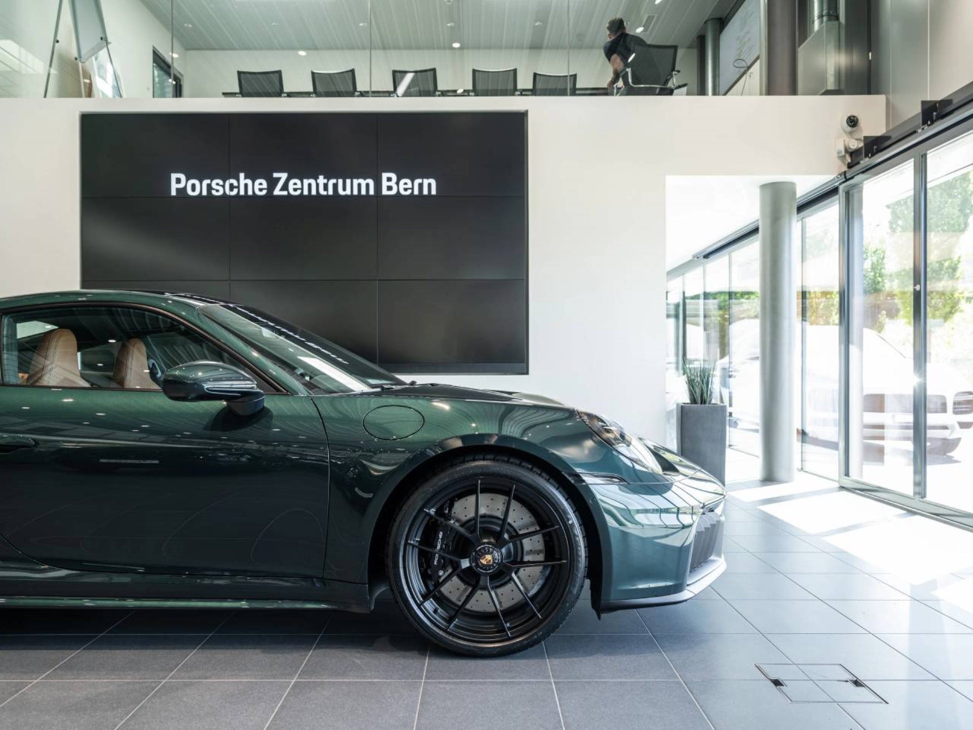 PORSCHE 911 Carrera 4 GTS-image-11