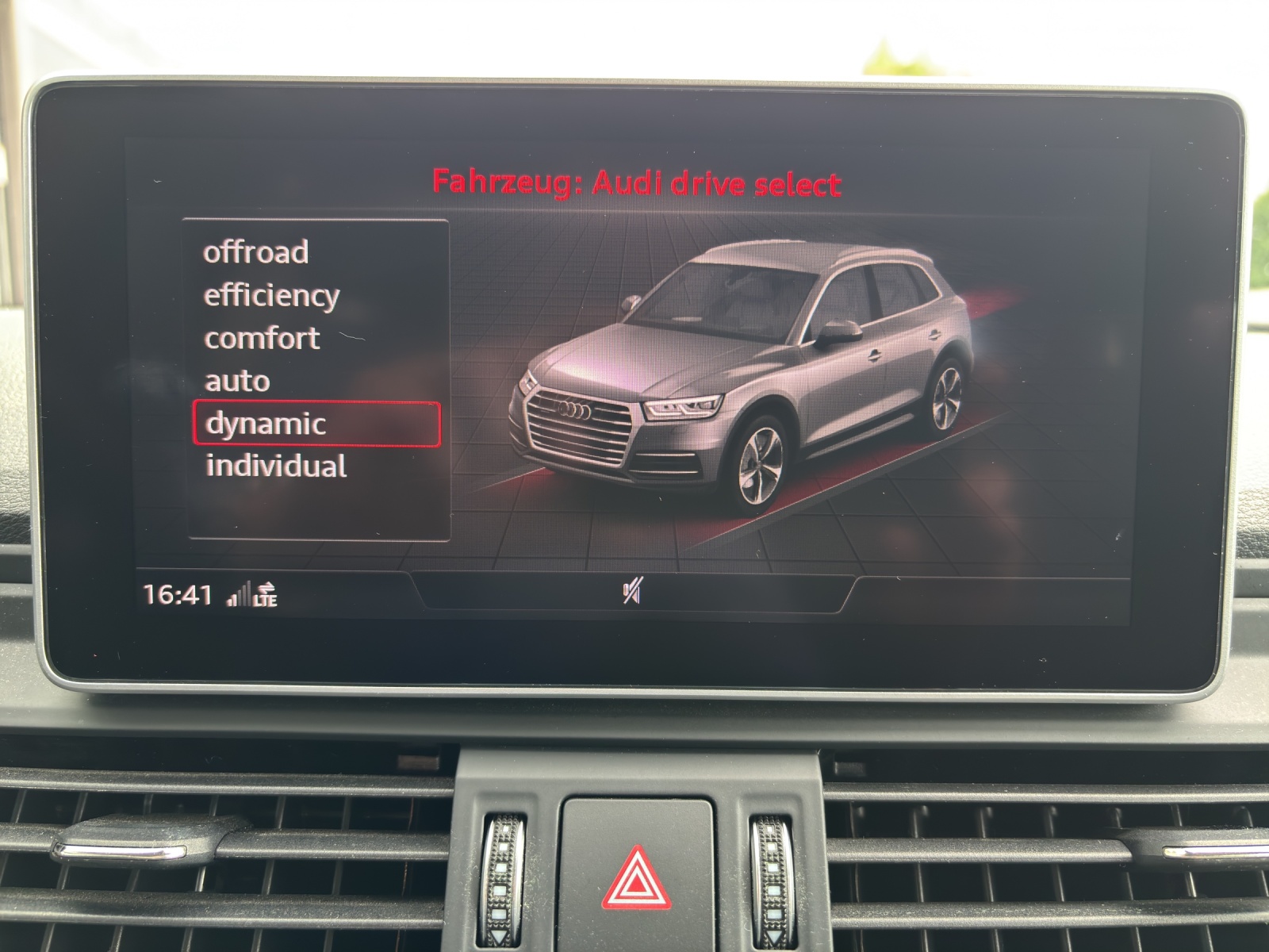 AUDI Q5 40 TDI quattro S-tronic mit AHK & Winterräder-image-21