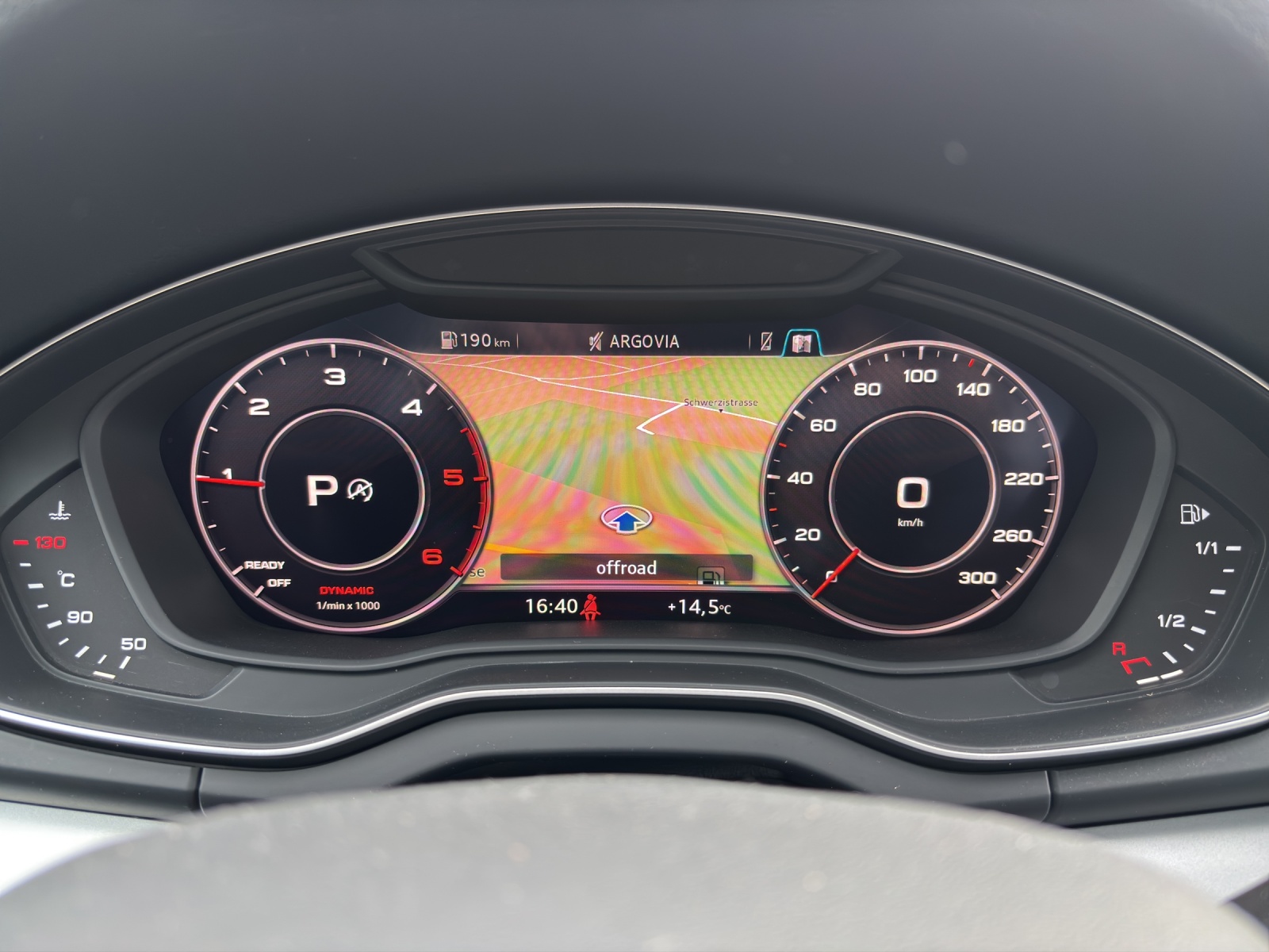 AUDI Q5 40 TDI quattro S-tronic mit AHK & Winterräder-image-17
