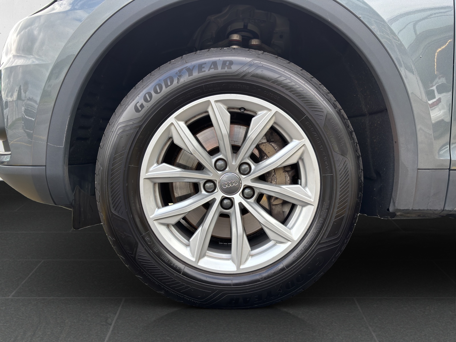 AUDI Q5 40 TDI quattro S-tronic mit AHK & Winterräder-image-11