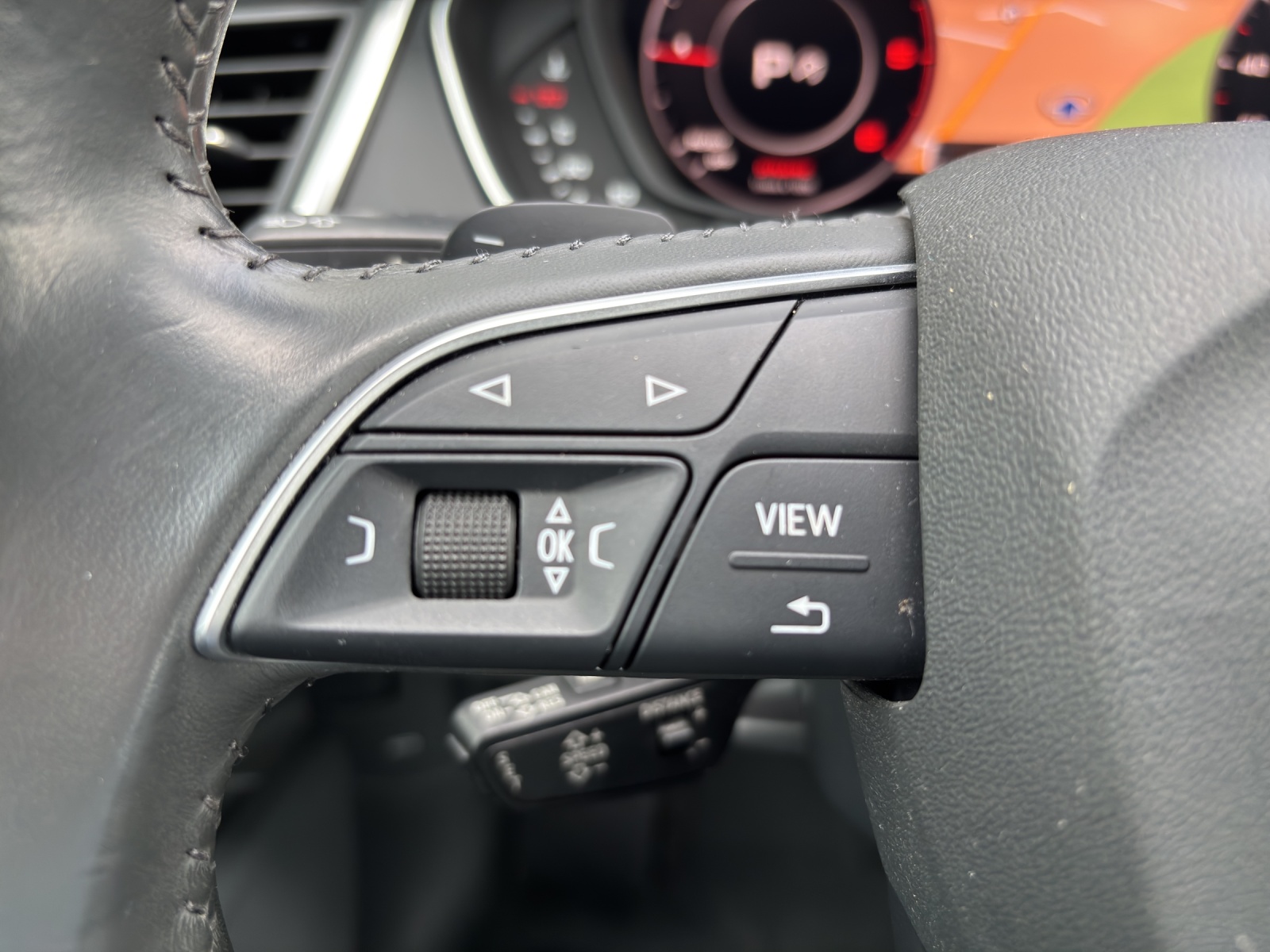 AUDI Q5 40 TDI quattro S-tronic mit AHK & Winterräder-image-14