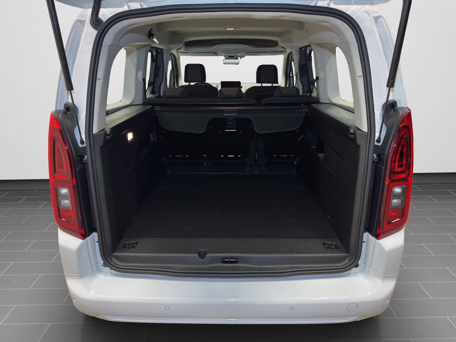 OPEL Combo XL 1.2 S/S-image-12
