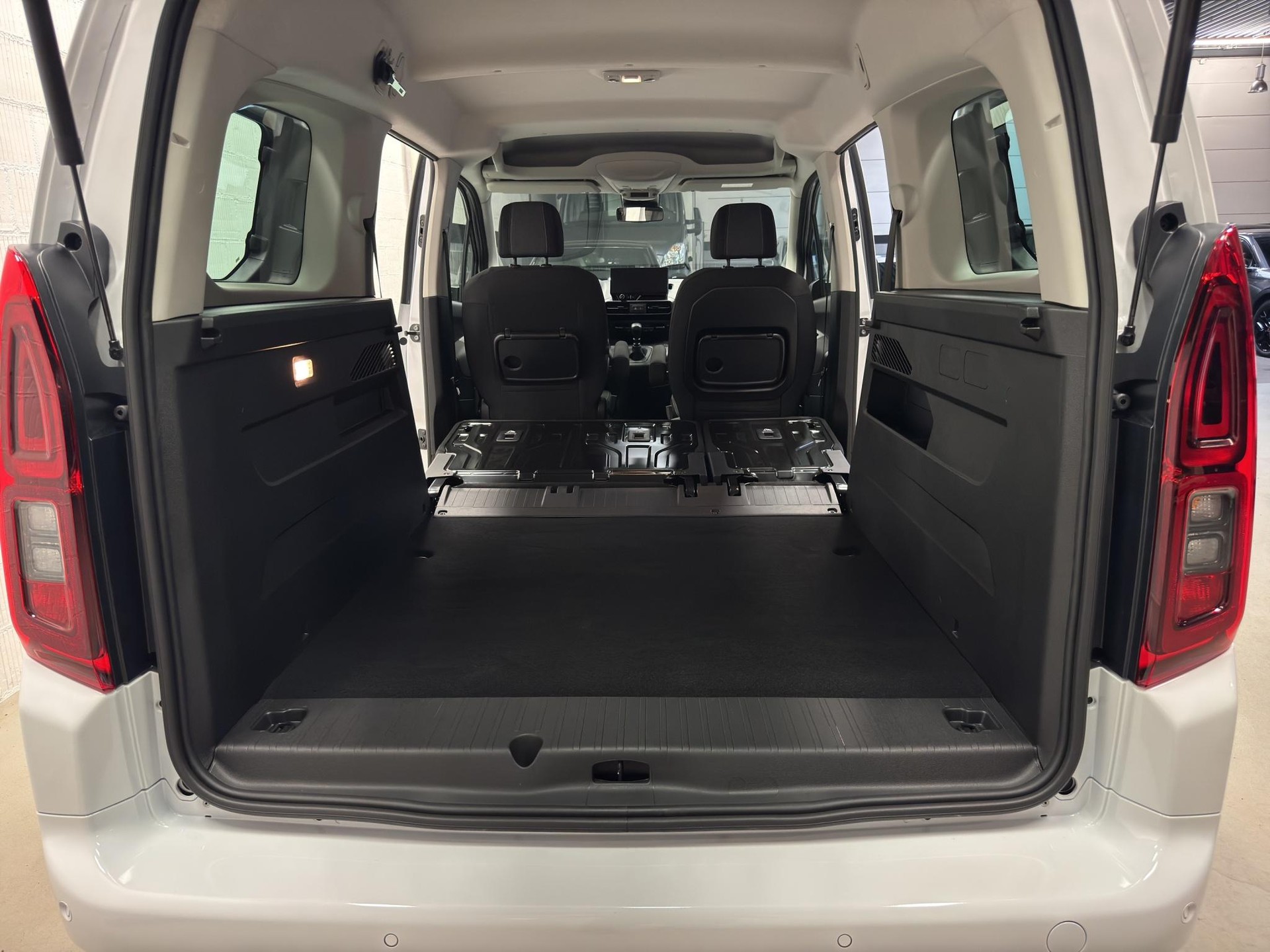 OPEL Combo XL 1.2 S/S-image-14