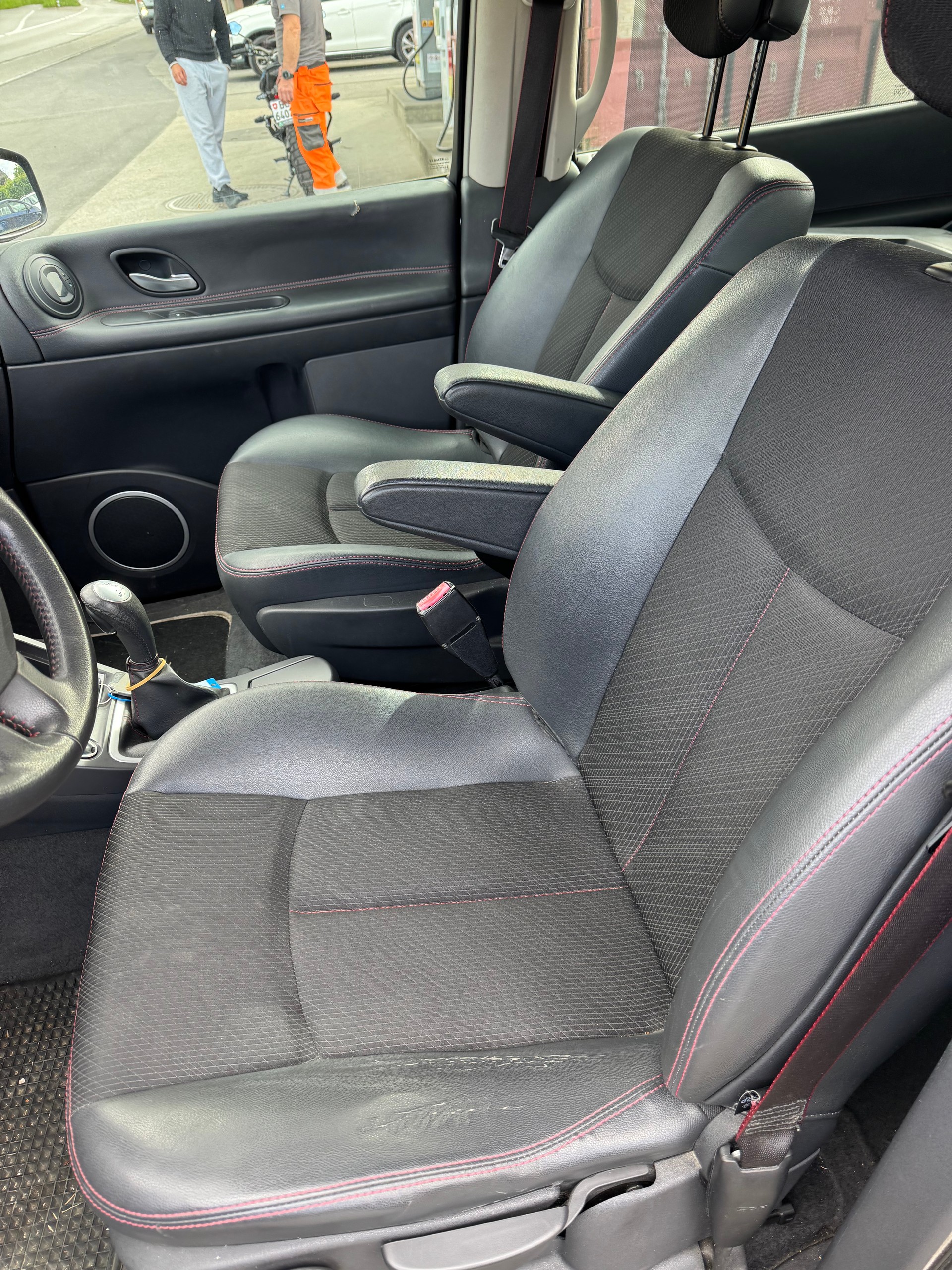 RENAULT Espace 2.0 dCi Expression Automatic-image-6