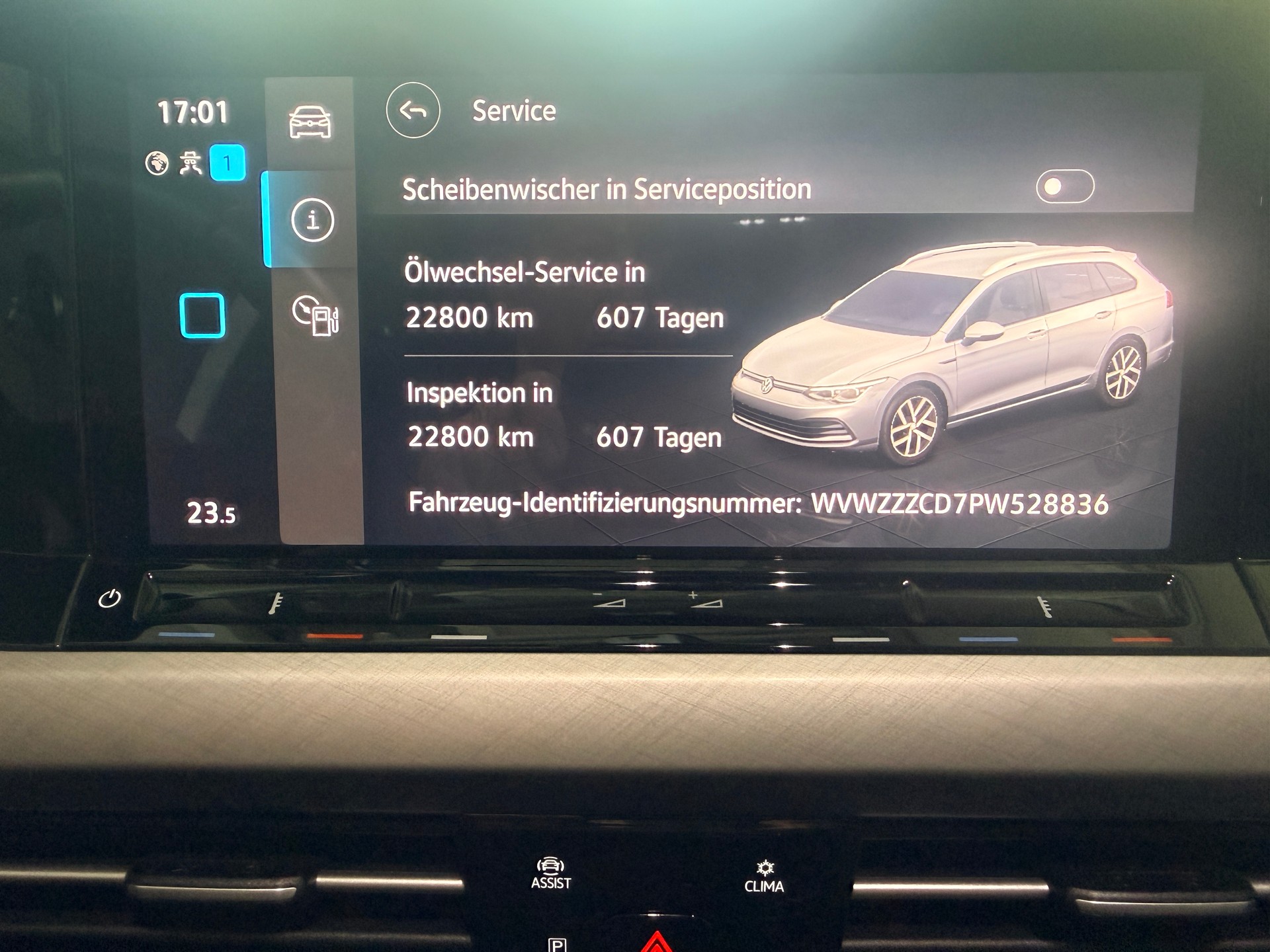 VW Golf Variant 1.0 TSI Life-image-13