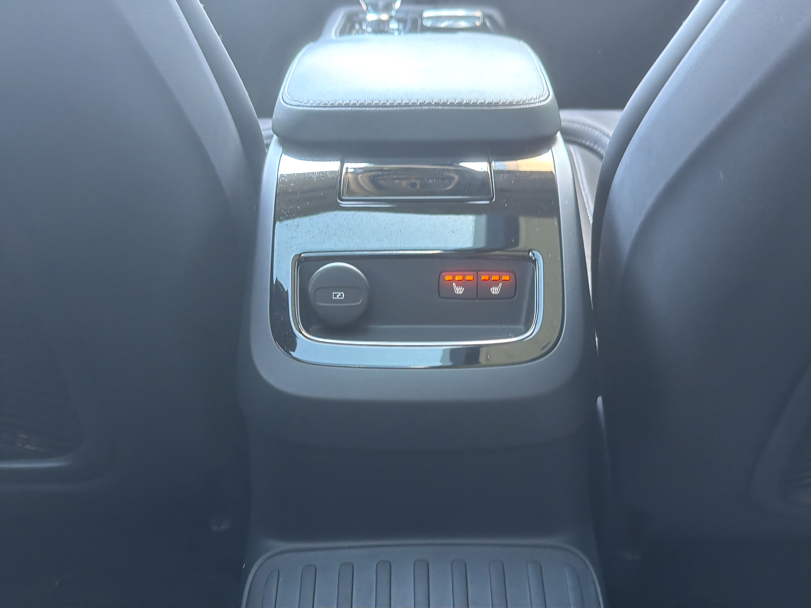 VOLVO V60 T6 eAWD Plug in Hybrid Ultimate Dark Geartronic-image-17