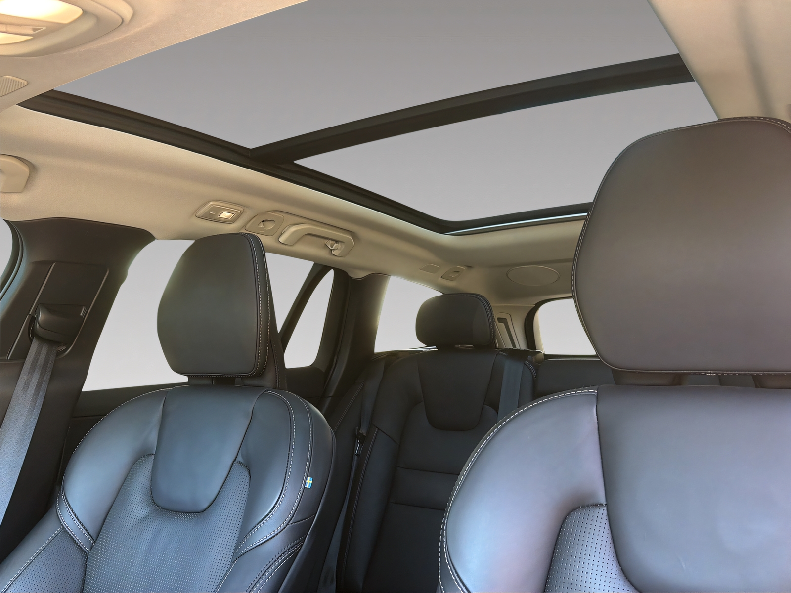 VOLVO V60 T6 eAWD Plug in Hybrid Ultimate Dark Geartronic-image-18