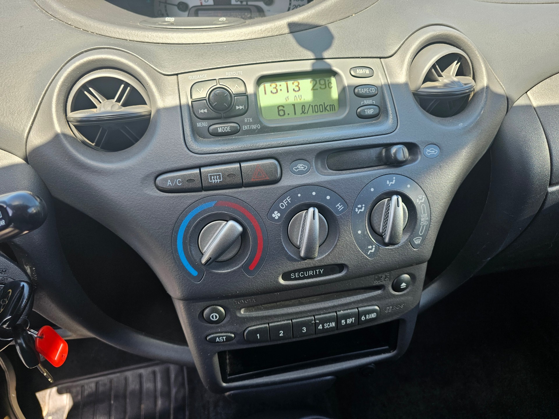 TOYOTA Yaris 1.5 TS-image-5
