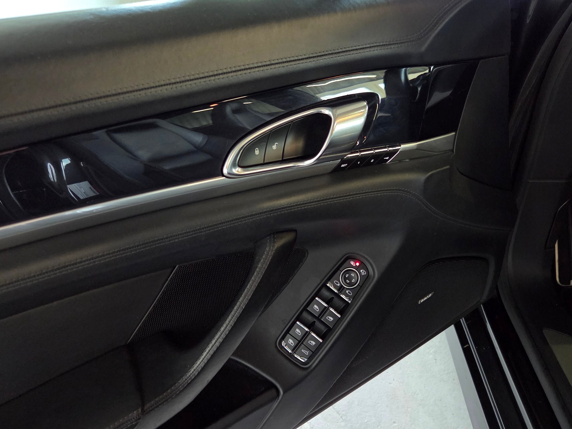 PORSCHE Panamera 3.0 V6 4S PDK-image-18