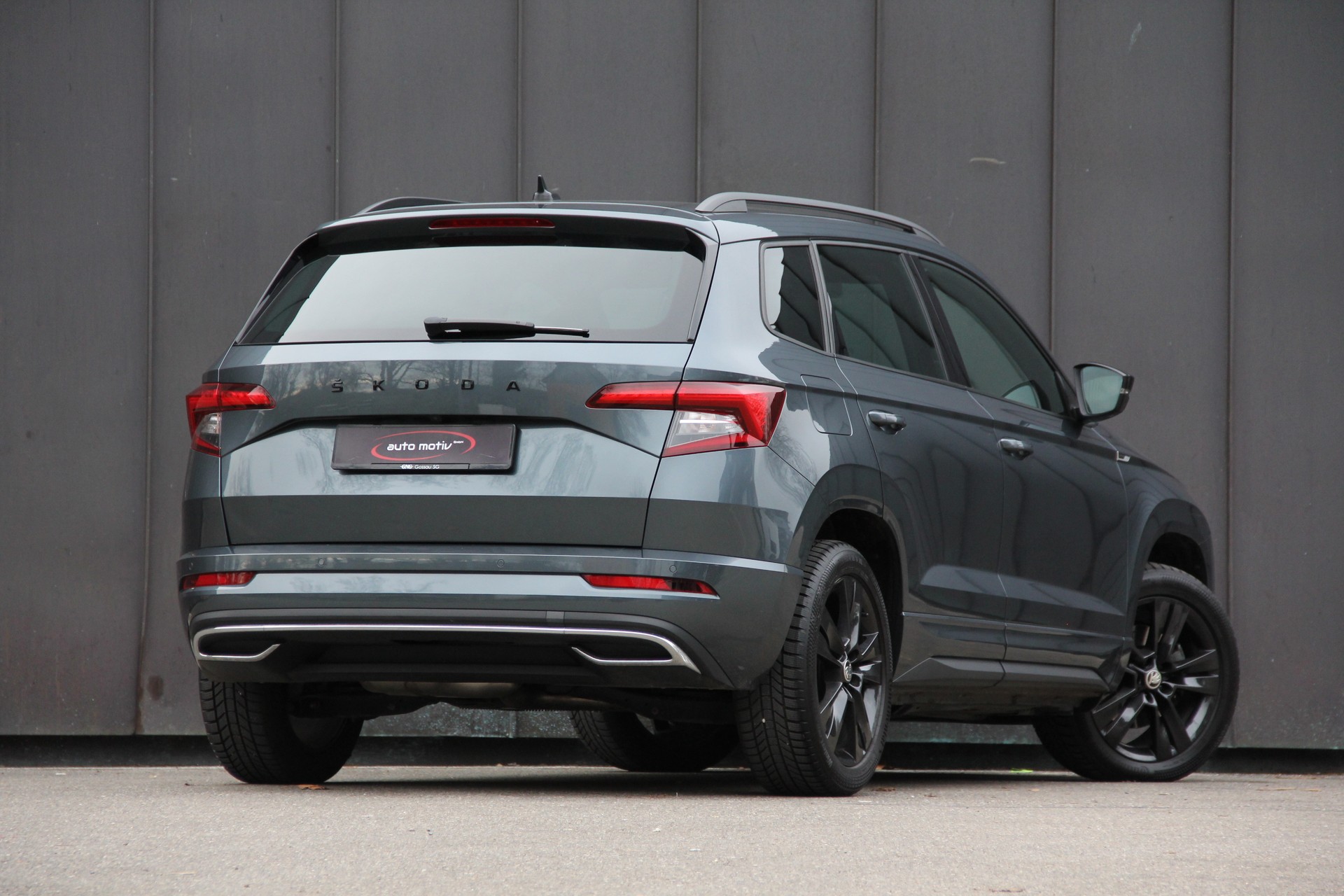SKODA Karoq 2.0 TDI SCR SportLine 4x4 DSG ***ANHÄNGERKUPPLUNG-2100Kg*** 190-PS-image-1