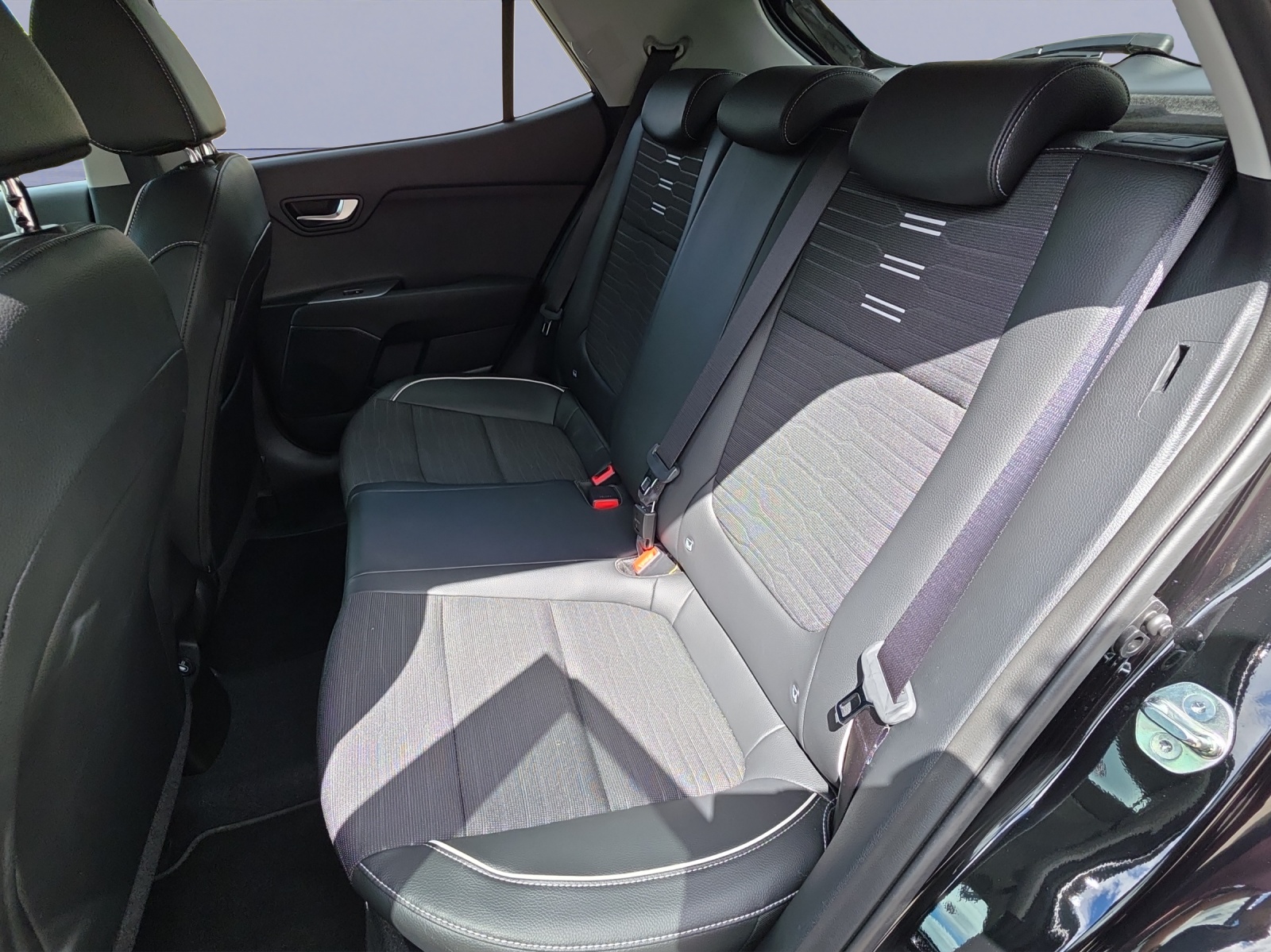 KIA Stonic 1.0 T-GDi GT-Line-image-9