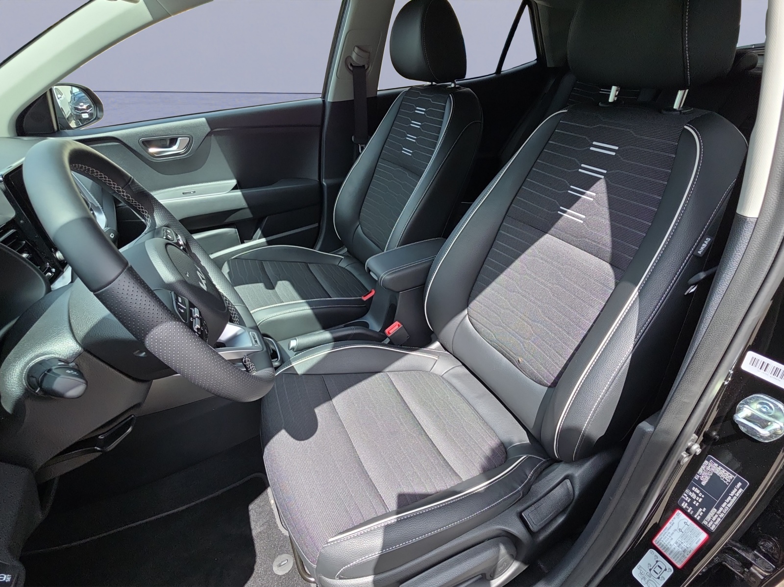 KIA Stonic 1.0 T-GDi GT-Line-image-8