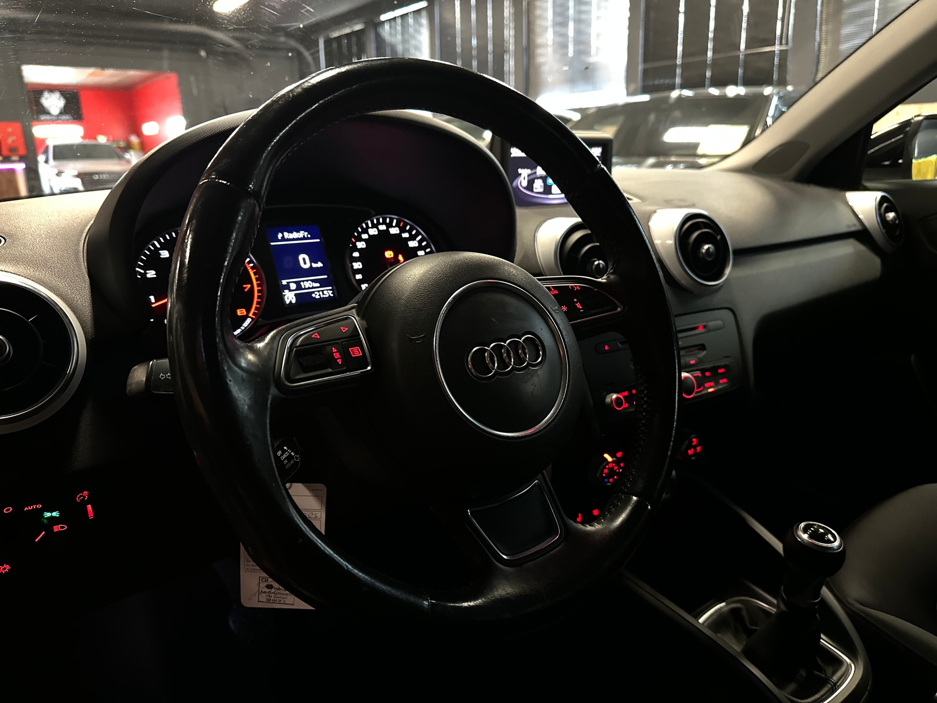AUDI A1 Sportback 1.2 TFSI S-Line / ** Frisch ab MFK & Service / 12 MT Garantie **-image-13