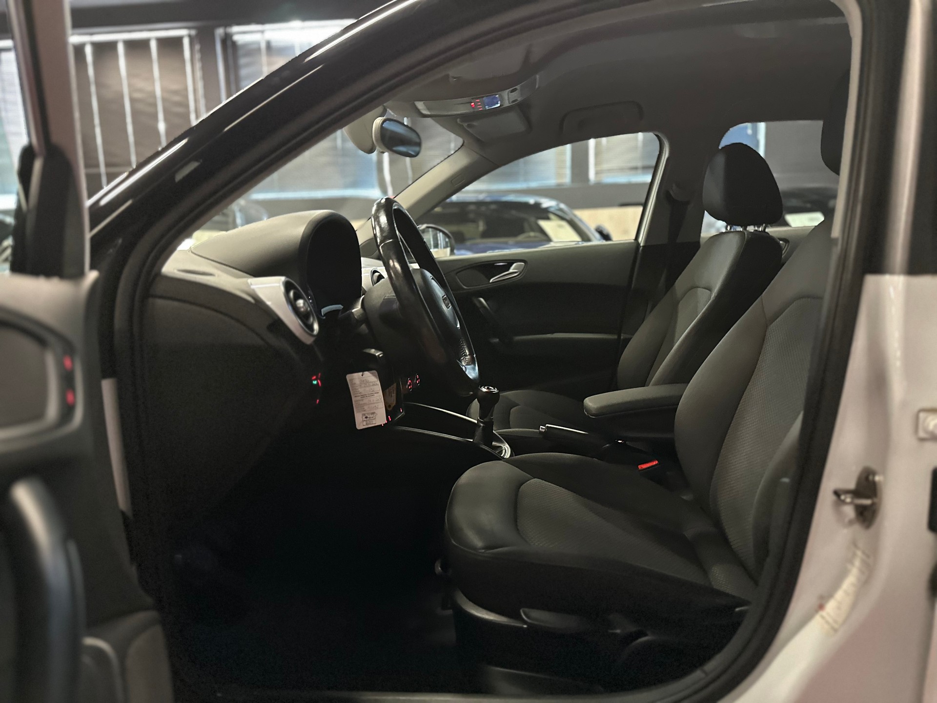 AUDI A1 Sportback 1.2 TFSI S-Line / ** Frisch ab MFK & Service / 12 MT Garantie **-image-11