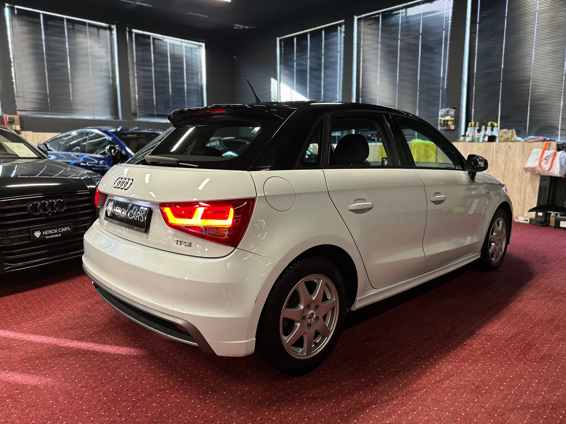 AUDI A1 Sportback 1.2 TFSI S-Line / ** Frisch ab MFK & Service / 12 MT Garantie **-image-5